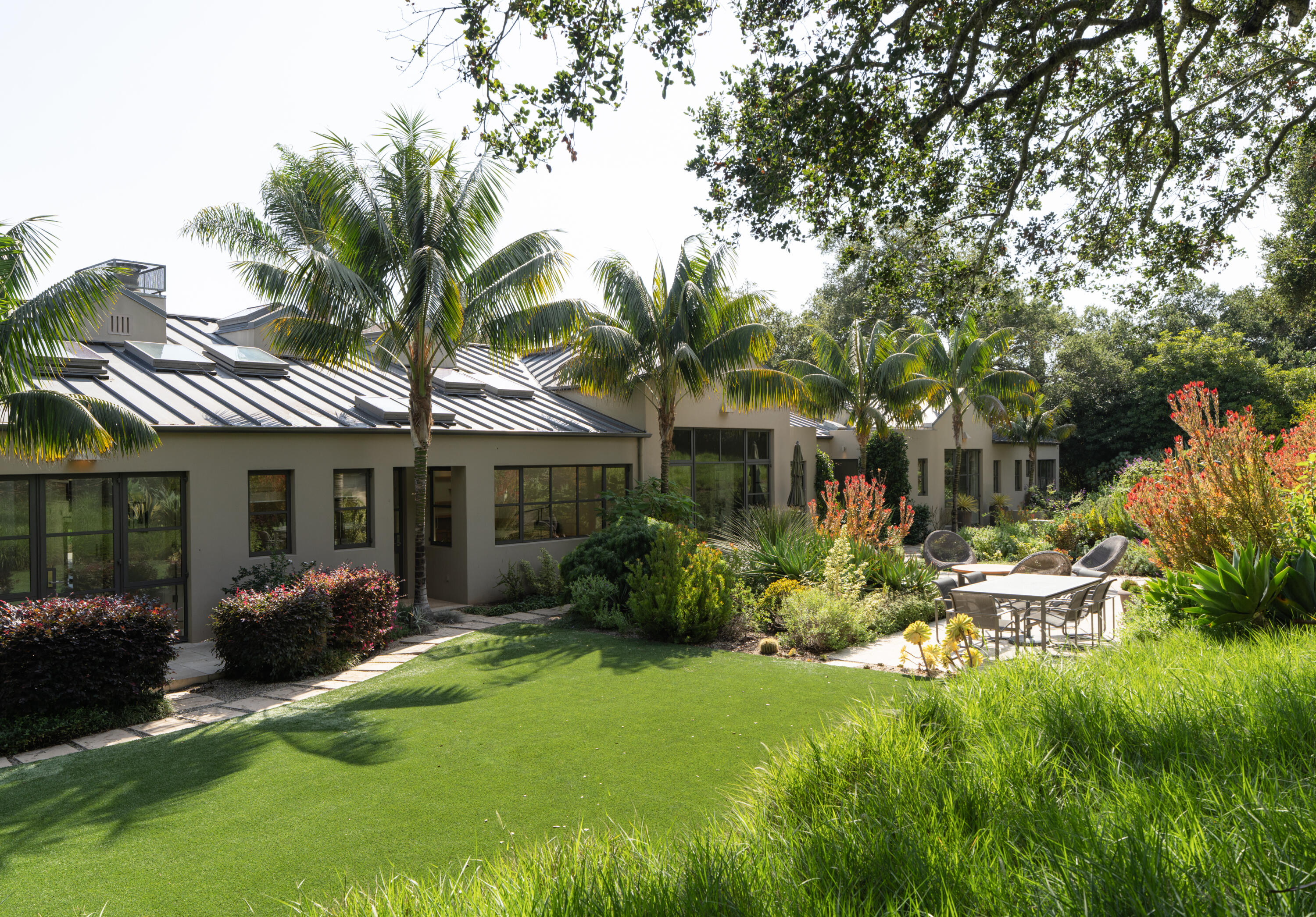 Montecito, California 93108, United States, 3 Bedrooms Bedrooms, ,4 BathroomsBathrooms,Residential,Active,214134