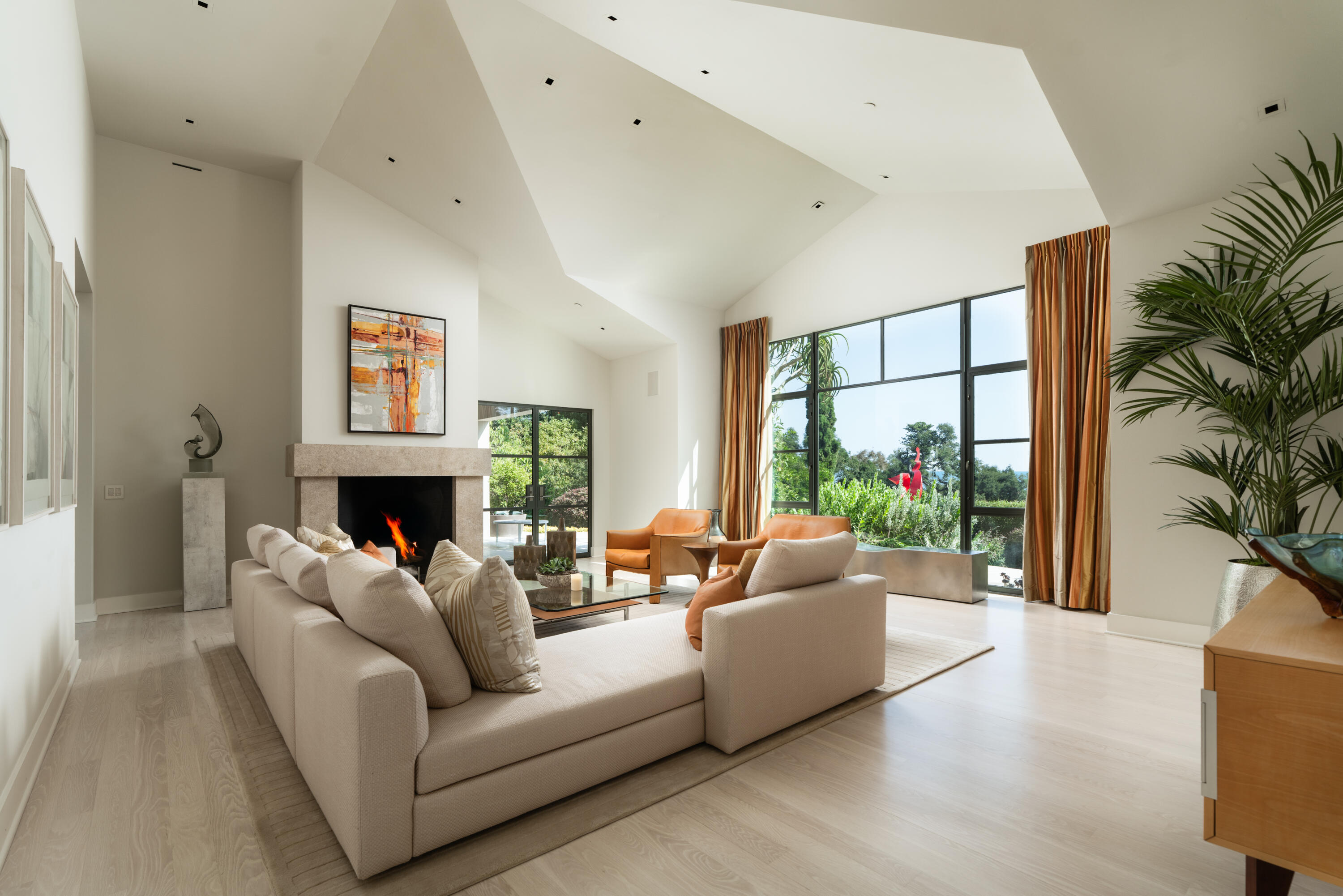 Montecito, California 93108, United States, 3 Bedrooms Bedrooms, ,4 BathroomsBathrooms,Residential,Active,214134