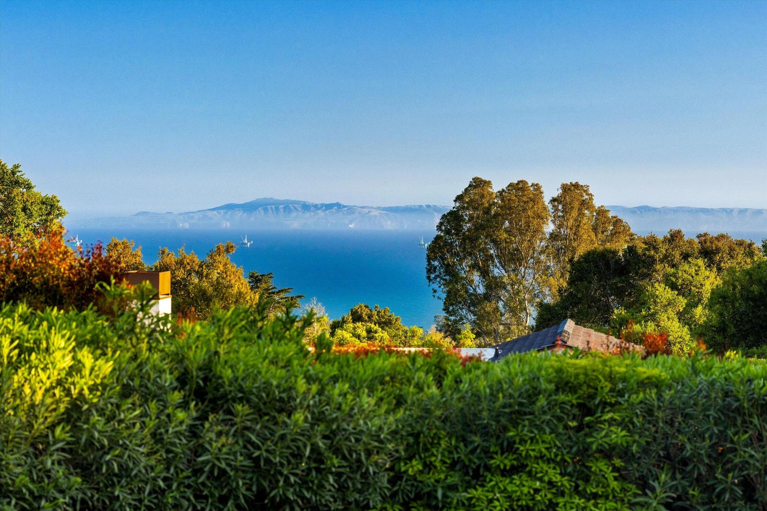 Montecito, California 93108, United States, 3 Bedrooms Bedrooms, ,4 BathroomsBathrooms,Residential,Active,214134