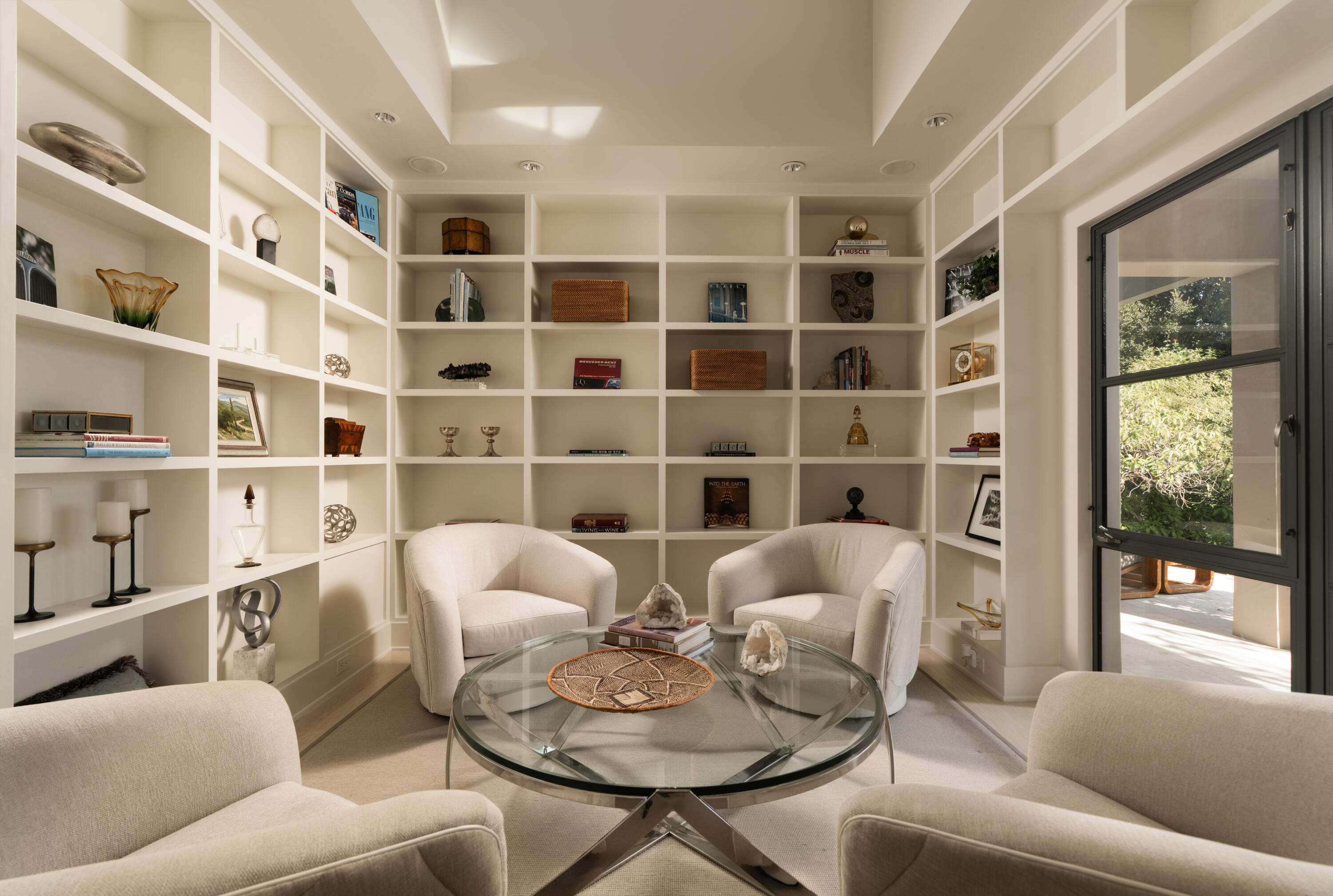 Montecito, California 93108, United States, 3 Bedrooms Bedrooms, ,4 BathroomsBathrooms,Residential,Active,214134