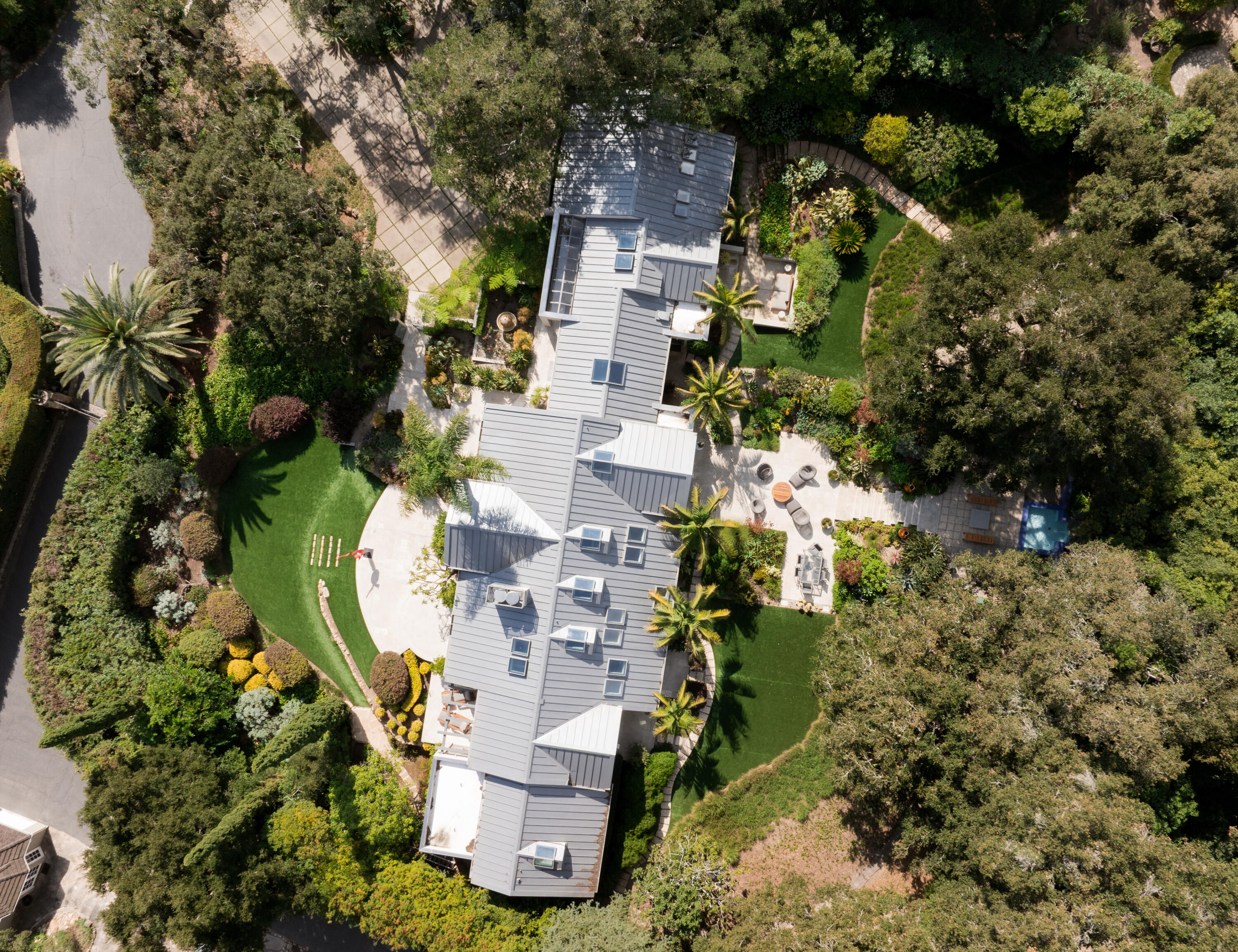 Montecito, California 93108, United States, 3 Bedrooms Bedrooms, ,4 BathroomsBathrooms,Residential,Active,214134