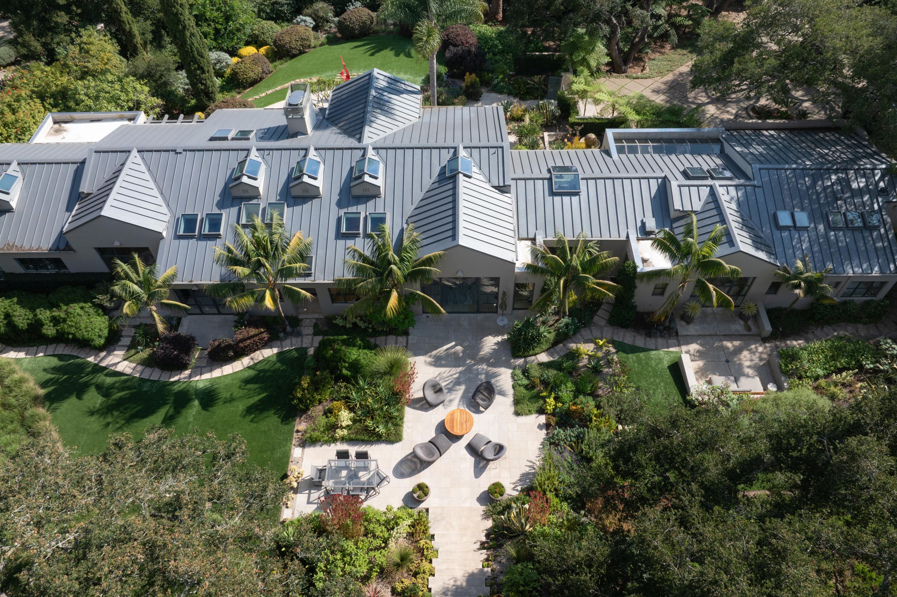 Montecito, California 93108, United States, 3 Bedrooms Bedrooms, ,4 BathroomsBathrooms,Residential,Active,214134