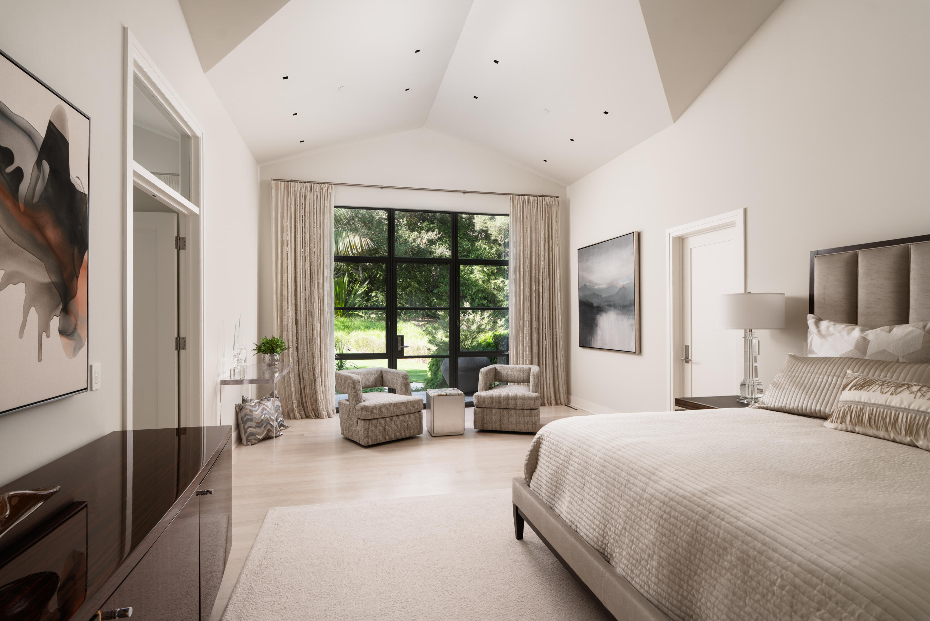 Montecito, California 93108, United States, 3 Bedrooms Bedrooms, ,4 BathroomsBathrooms,Residential,Active,214134