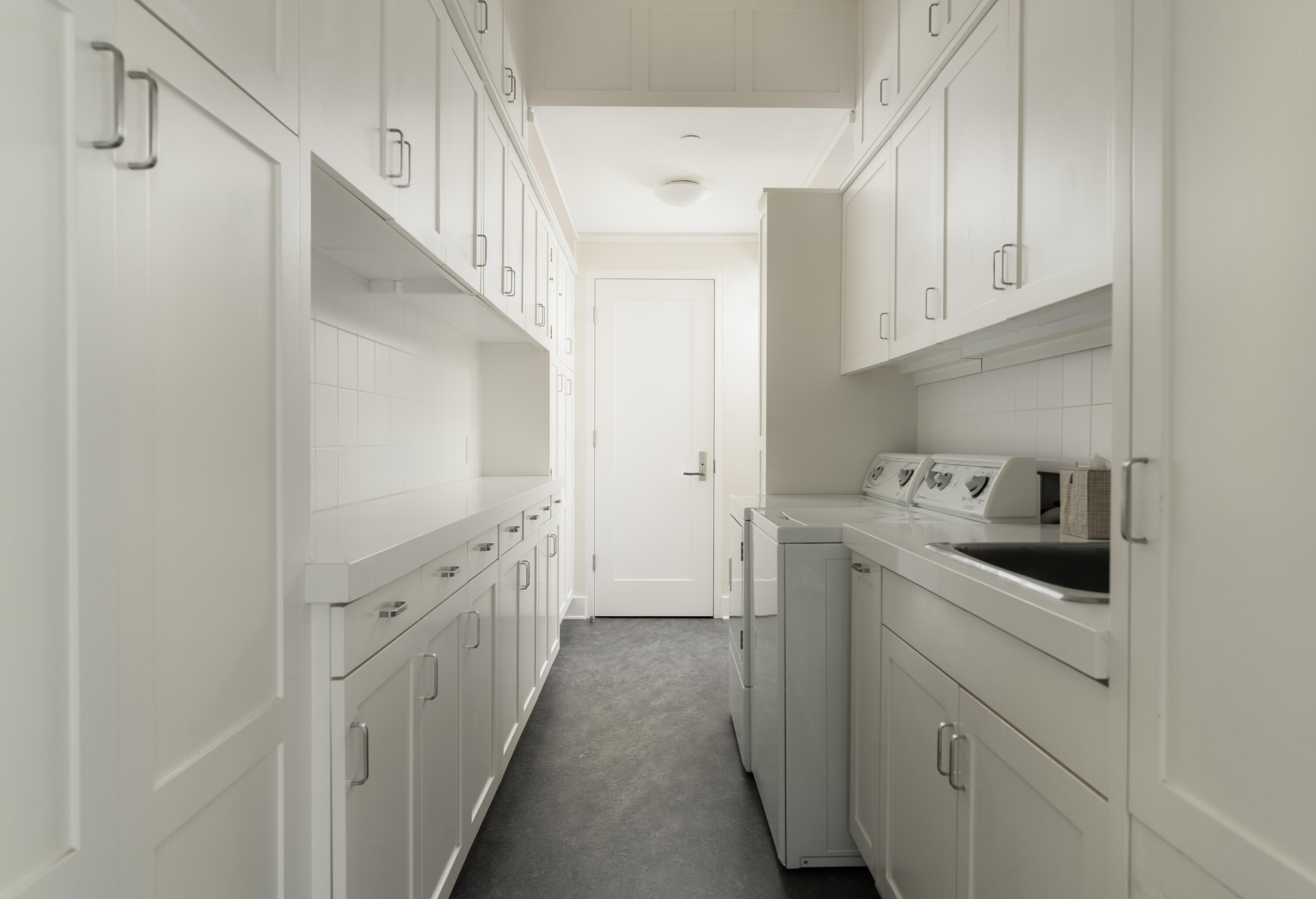 Montecito, California 93108, United States, 3 Bedrooms Bedrooms, ,4 BathroomsBathrooms,Residential,Active,214134