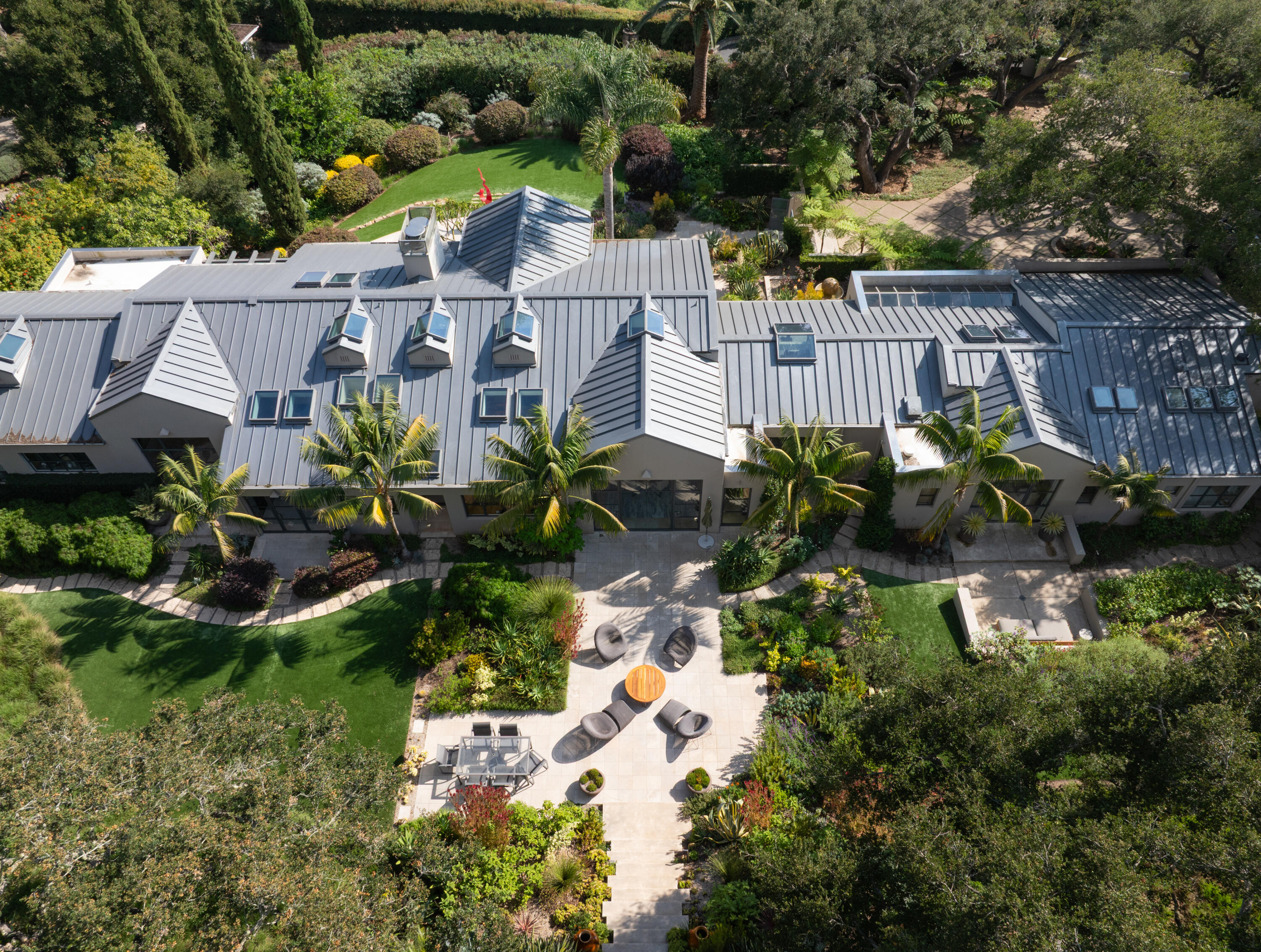 Montecito, California 93108, United States, 3 Bedrooms Bedrooms, ,4 BathroomsBathrooms,Residential,Active,214134