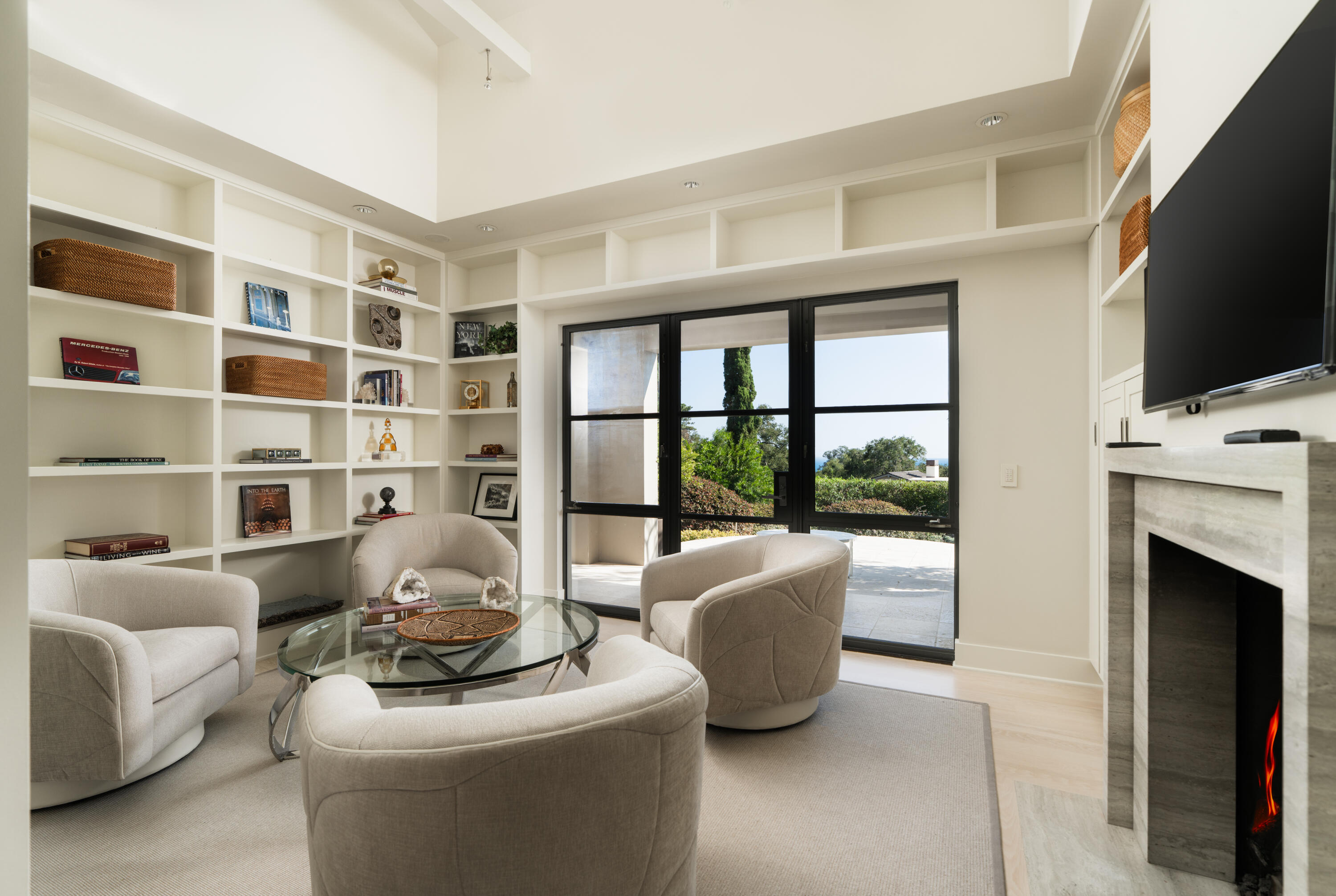 Montecito, California 93108, United States, 3 Bedrooms Bedrooms, ,4 BathroomsBathrooms,Residential,Active,214134