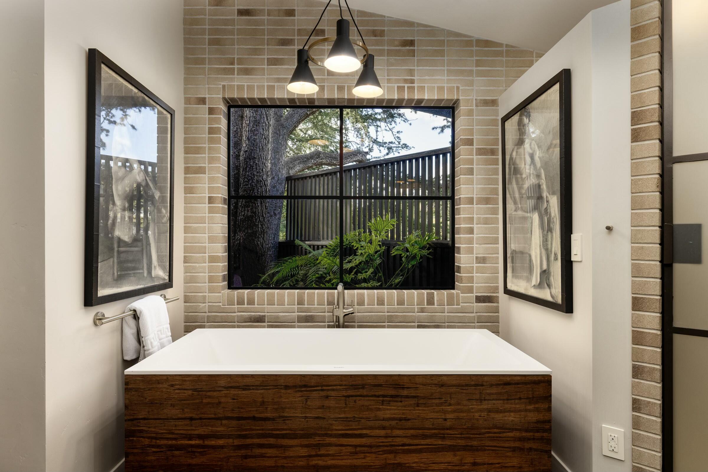 Santa Barbara, California 93108, United States, 3 Bedrooms Bedrooms, ,3 BathroomsBathrooms,Residential,Pending,88947