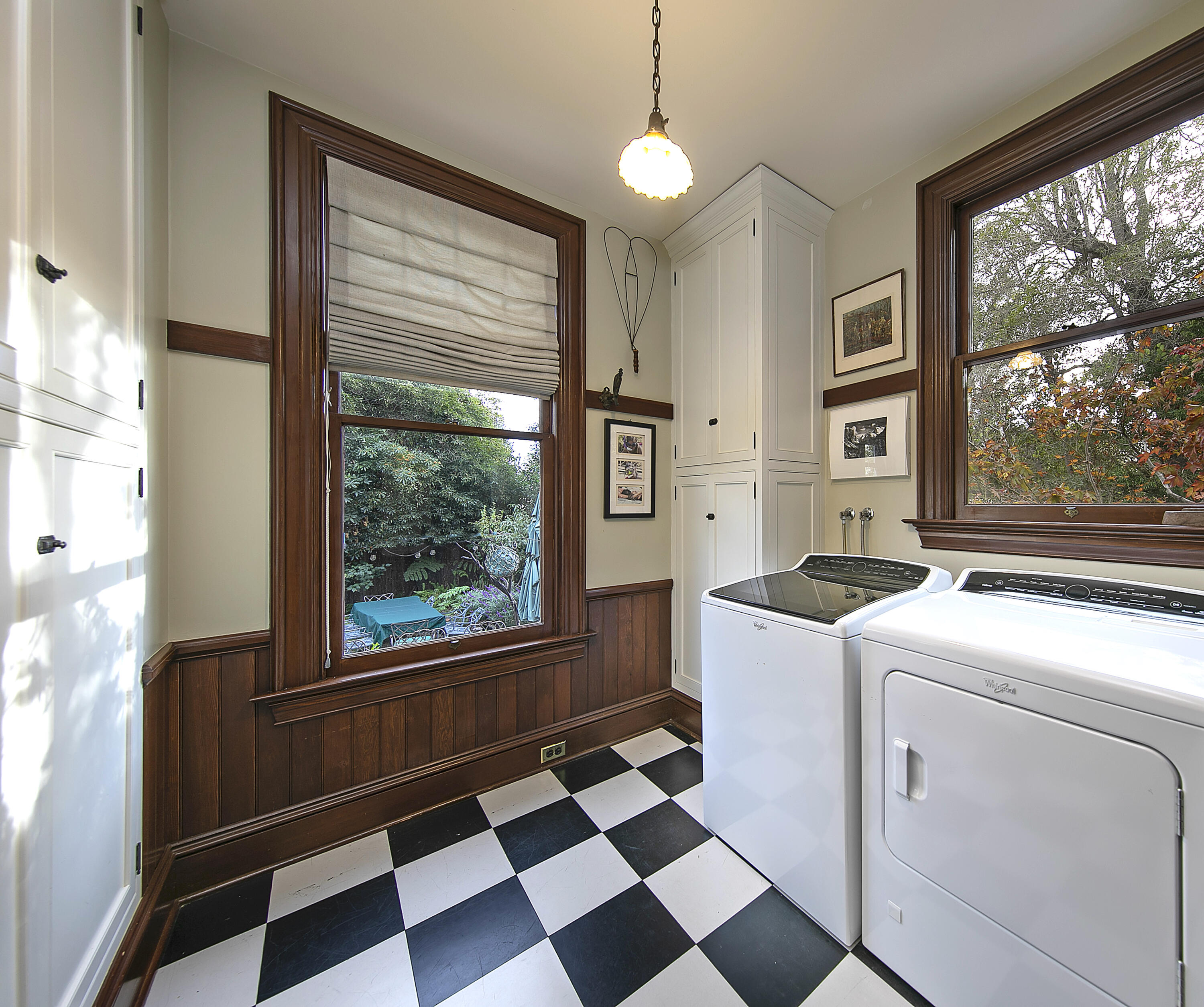 Santa Barbara, California 93101, United States, 4 Bedrooms Bedrooms, ,3 BathroomsBathrooms,Residential,Active,17104