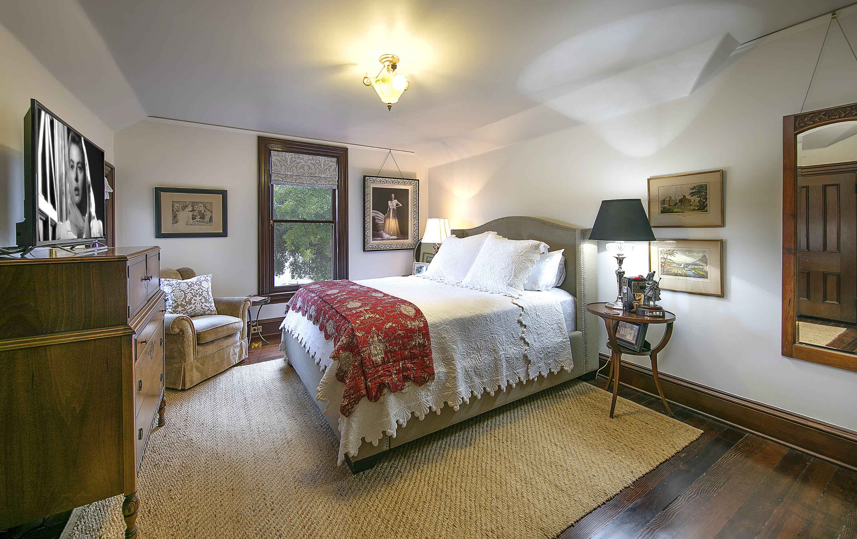 Santa Barbara, California 93101, United States, 4 Bedrooms Bedrooms, ,3 BathroomsBathrooms,Residential,Active,17104