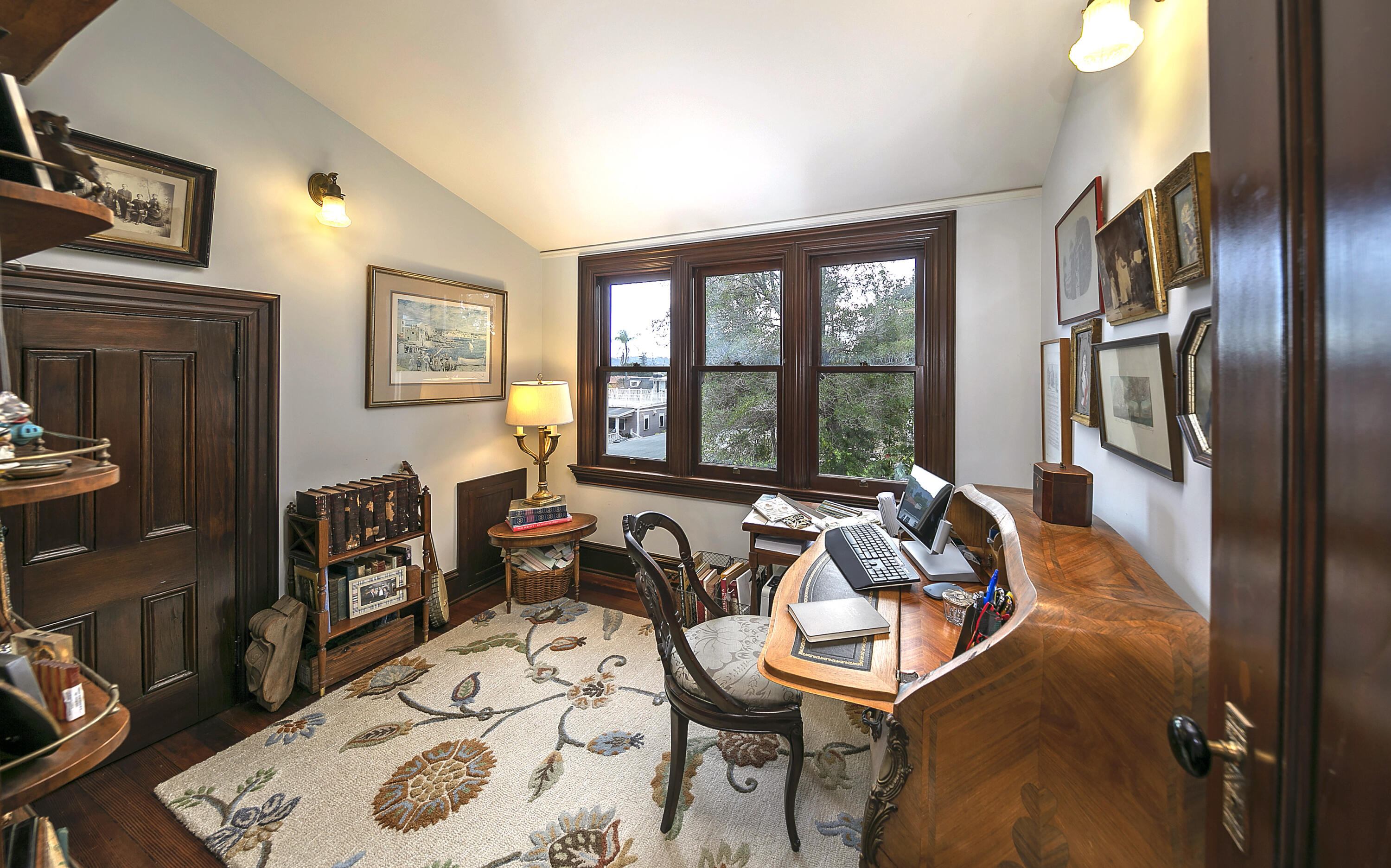 Santa Barbara, California 93101, United States, 4 Bedrooms Bedrooms, ,3 BathroomsBathrooms,Residential,Active,17104