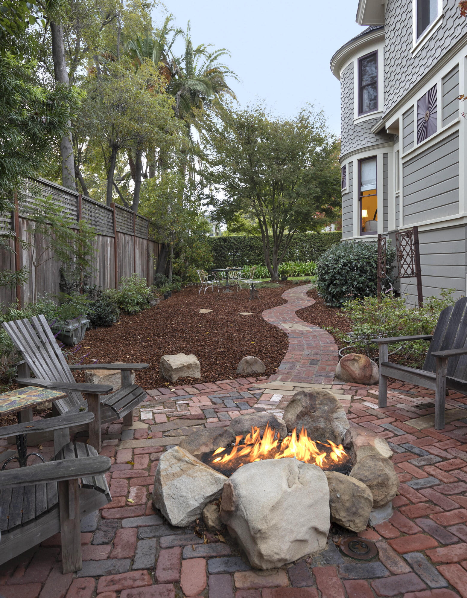 Santa Barbara, California 93101, United States, 4 Bedrooms Bedrooms, ,3 BathroomsBathrooms,Residential,Active,17104