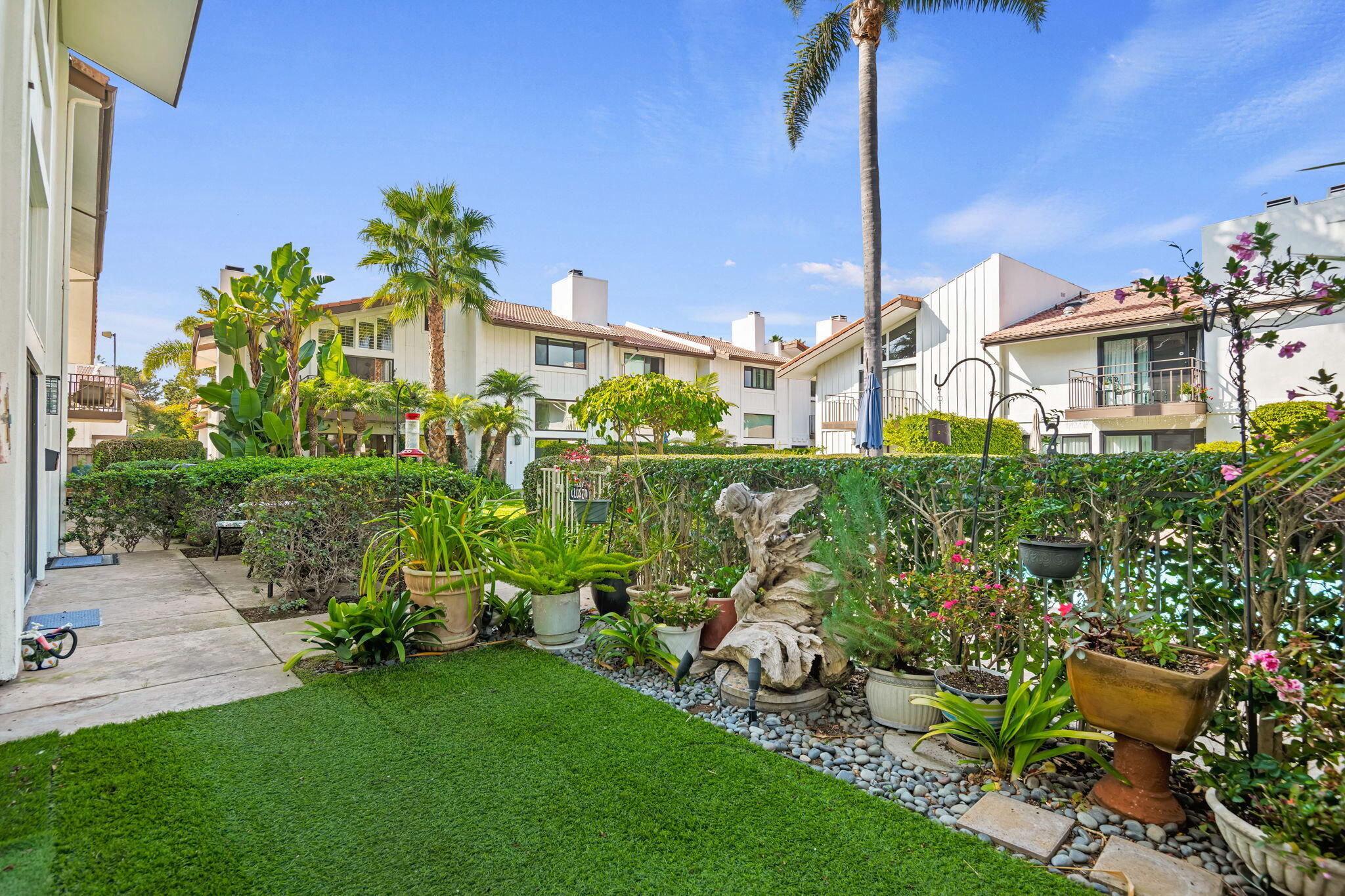 659 Del Parque Drive E