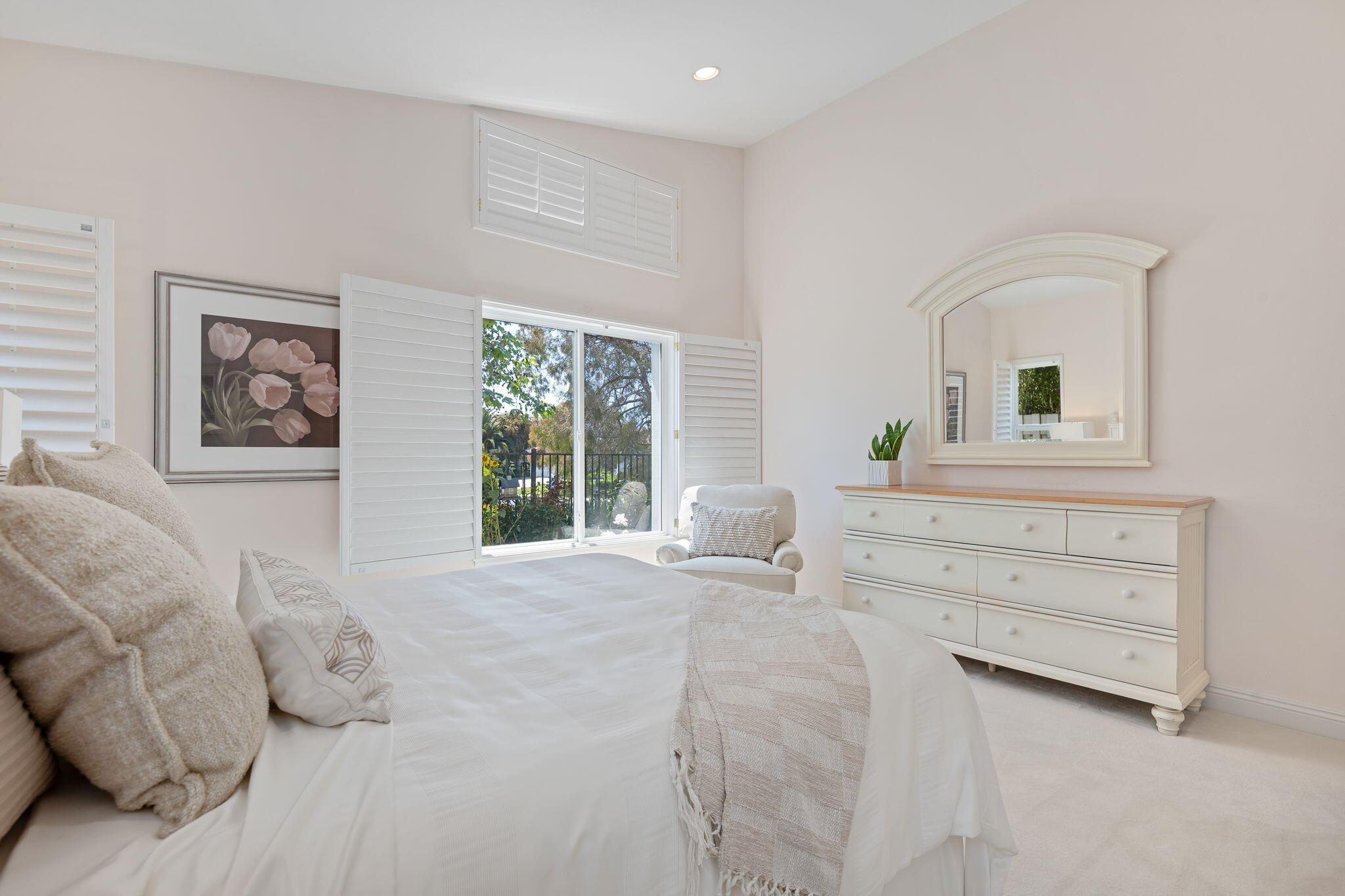 Goleta, California 93117, United States, 4 Bedrooms Bedrooms, ,3 BathroomsBathrooms,Residential,Pending,114640