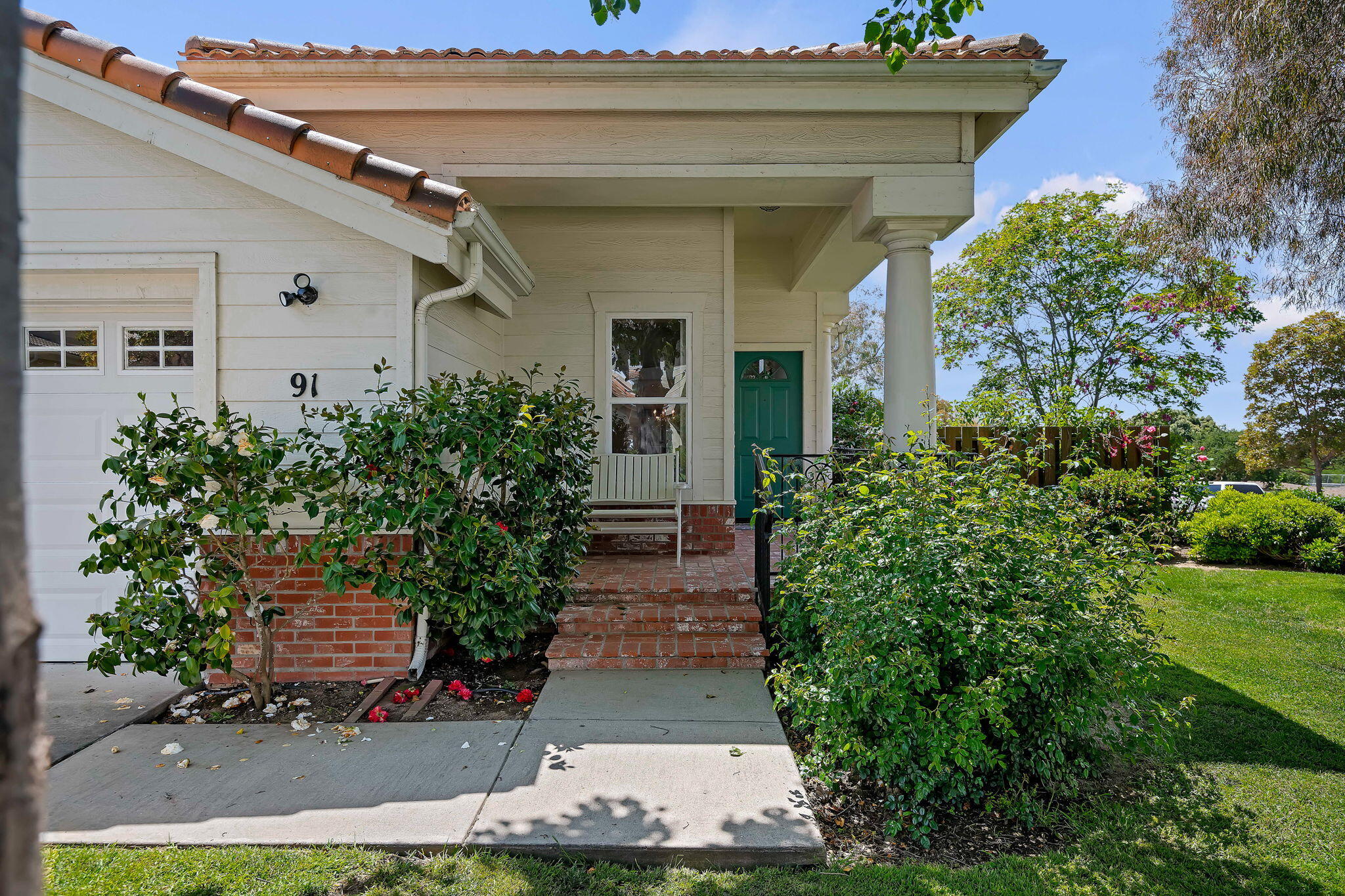 Goleta, California 93117, United States, 4 Bedrooms Bedrooms, ,3 BathroomsBathrooms,Residential,Pending,114640