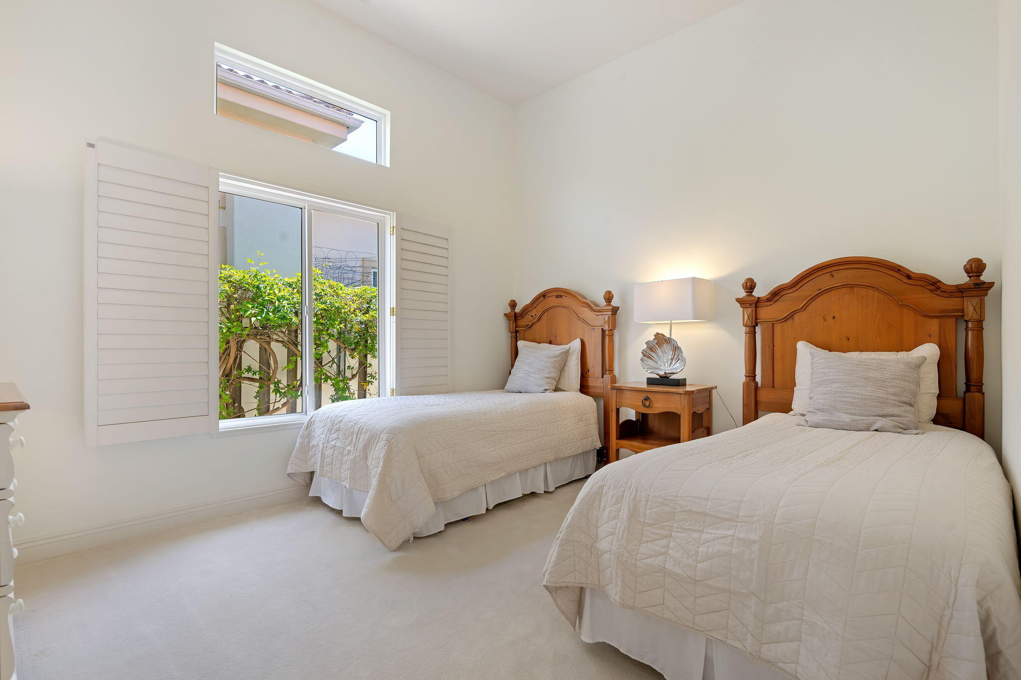 Goleta, California 93117, United States, 4 Bedrooms Bedrooms, ,3 BathroomsBathrooms,Residential,Pending,114640