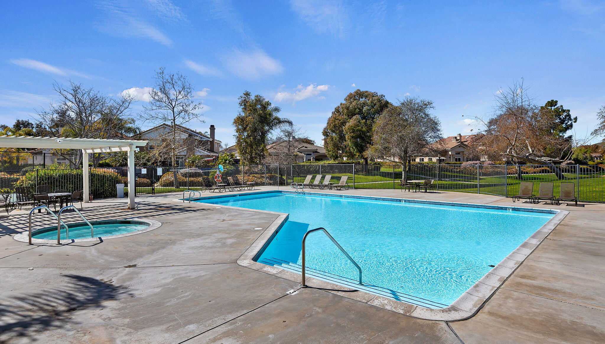 Goleta, California 93117, United States, 4 Bedrooms Bedrooms, ,3 BathroomsBathrooms,Residential,Pending,114640