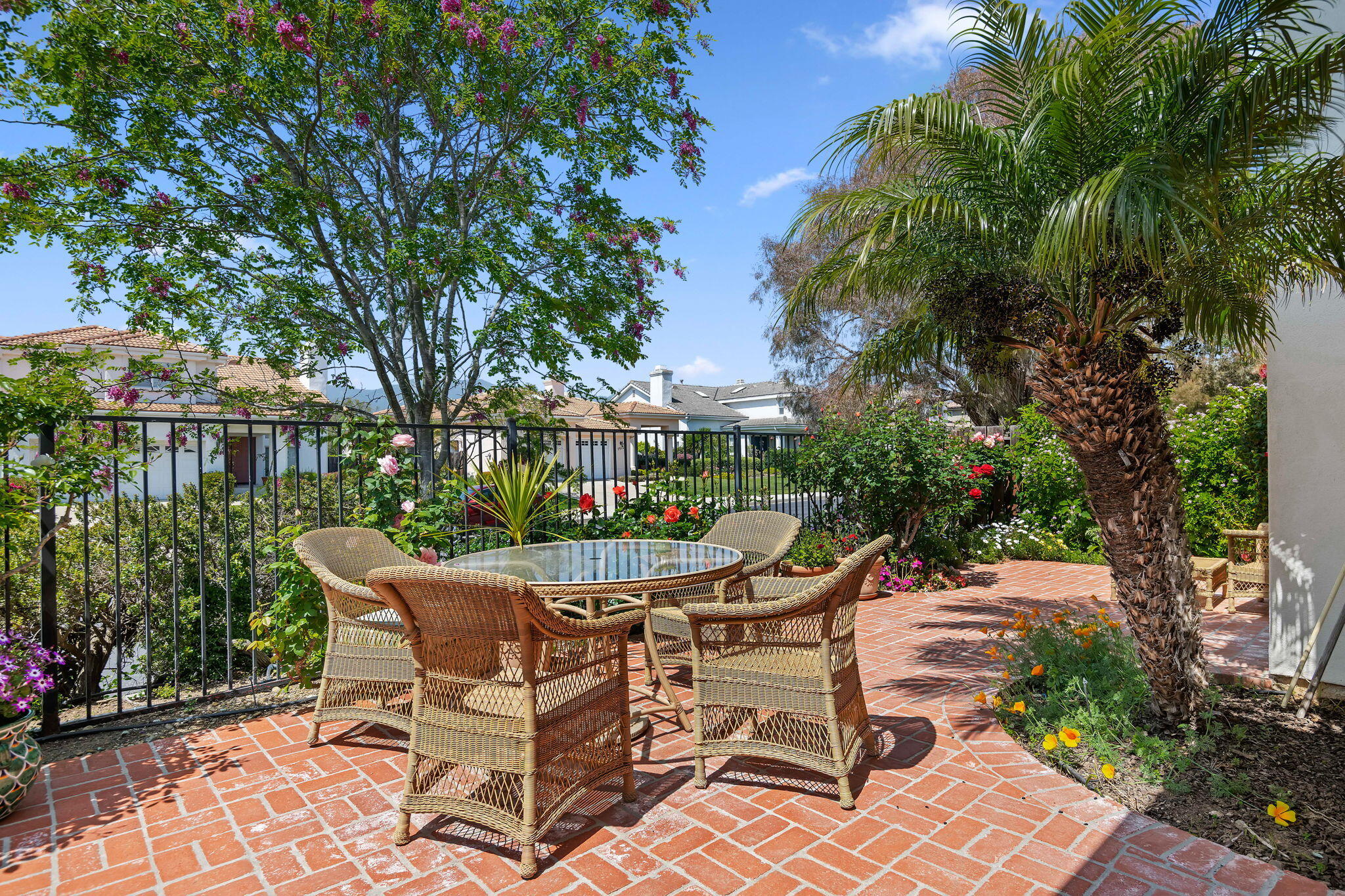 Goleta, California 93117, United States, 4 Bedrooms Bedrooms, ,3 BathroomsBathrooms,Residential,Pending,114640