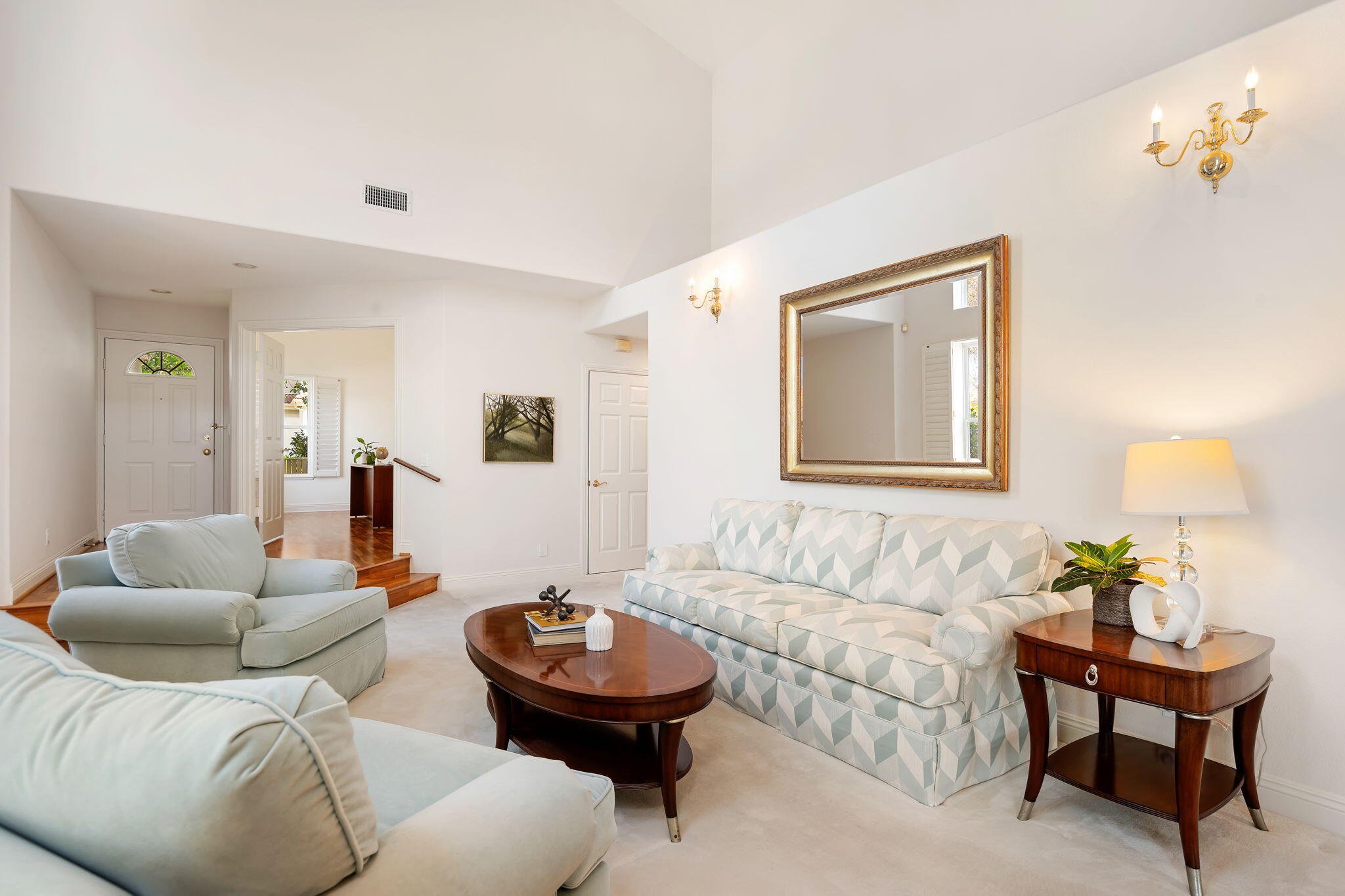 Goleta, California 93117, United States, 4 Bedrooms Bedrooms, ,3 BathroomsBathrooms,Residential,Pending,114640