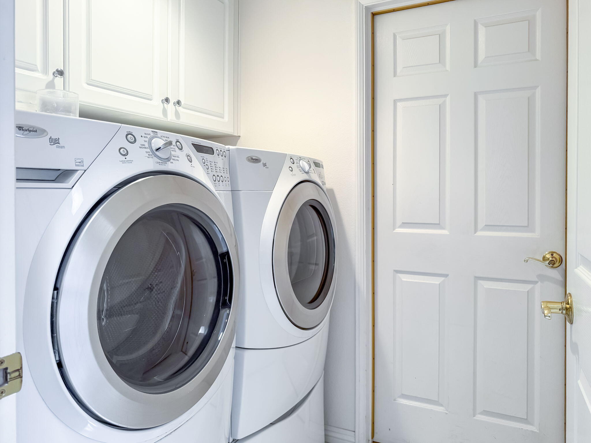 Goleta, California 93117, United States, 4 Bedrooms Bedrooms, ,3 BathroomsBathrooms,Residential,Pending,114640