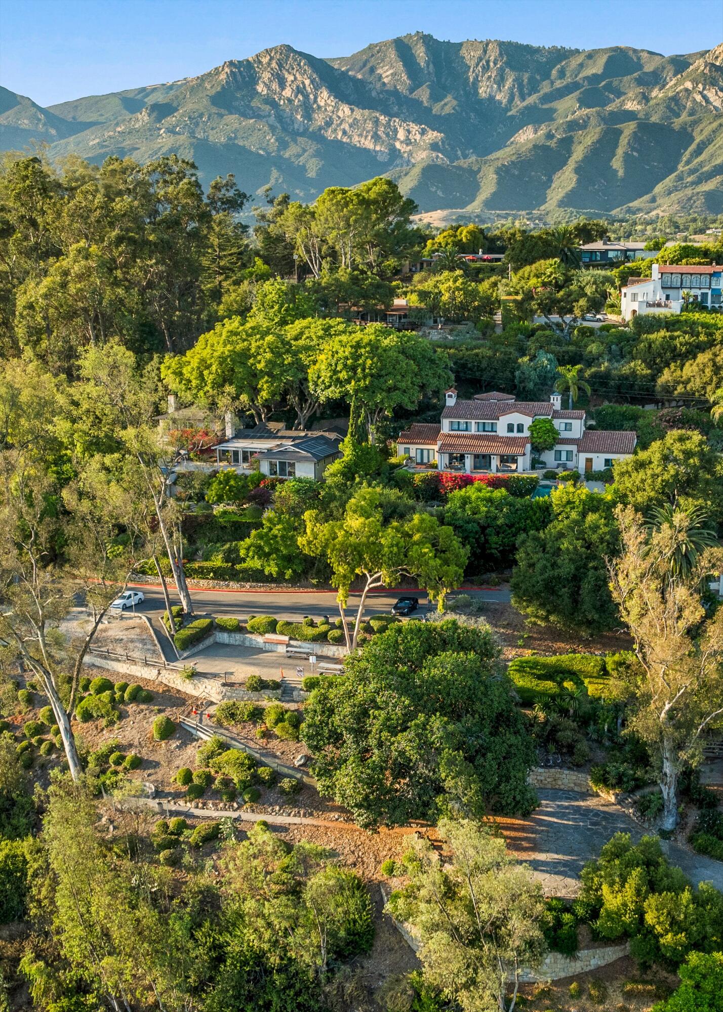Santa Barbara, California 93103, United States, 5 Bedrooms Bedrooms, ,6 BathroomsBathrooms,Residential,Active,41046