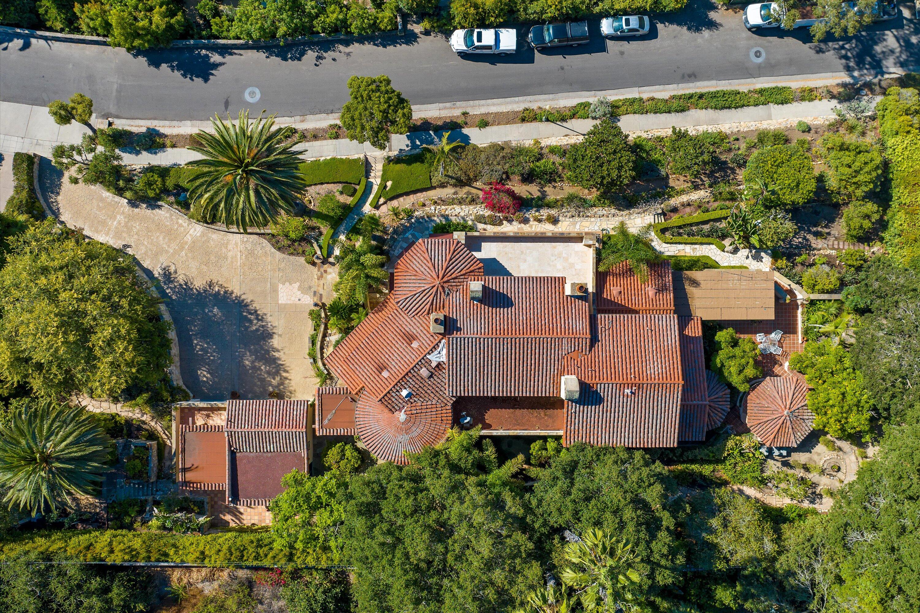 Santa Barbara, California 93103, United States, 5 Bedrooms Bedrooms, ,6 BathroomsBathrooms,Residential,Active,41046