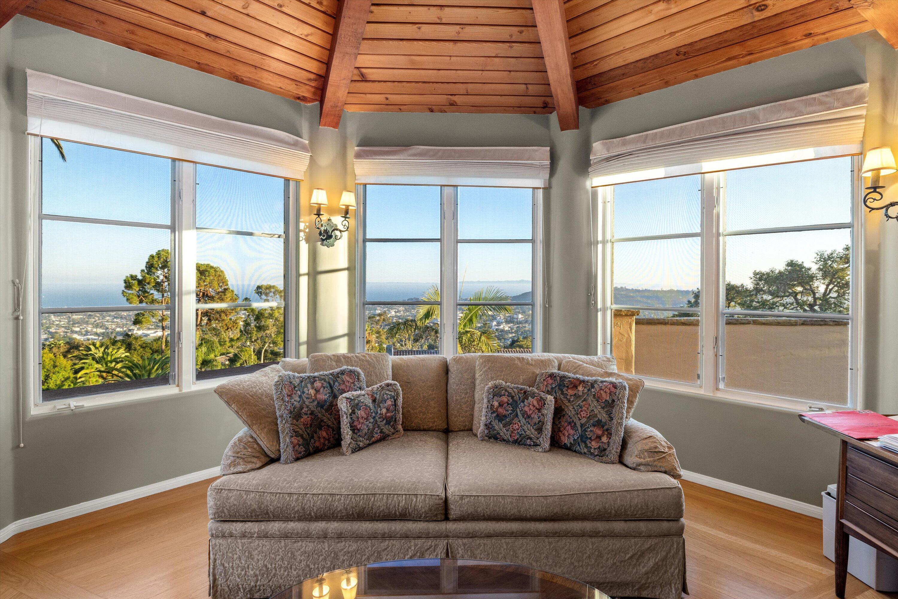 Santa Barbara, California 93103, United States, 5 Bedrooms Bedrooms, ,6 BathroomsBathrooms,Residential,Active,41046