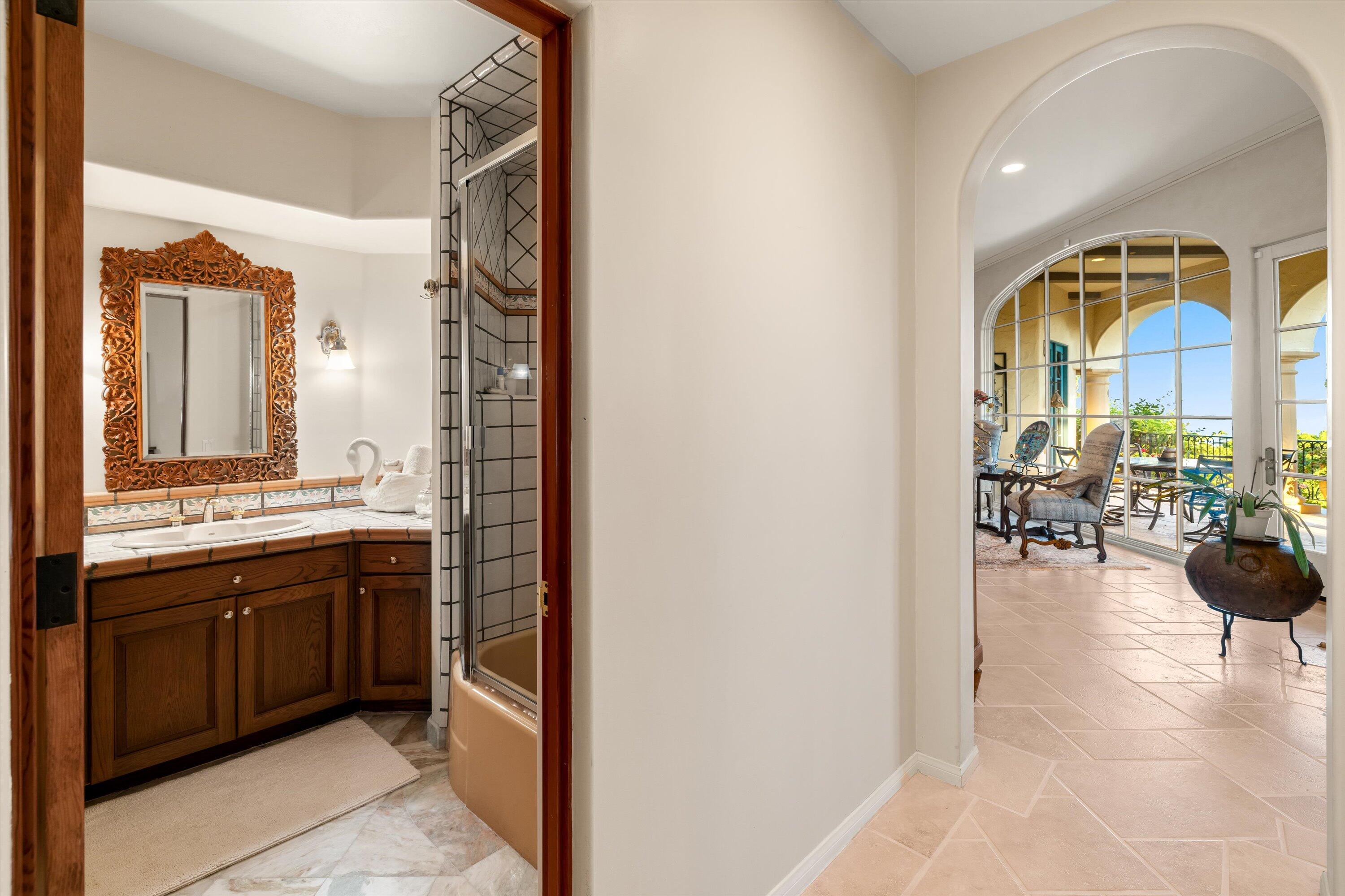 Santa Barbara, California 93103, United States, 5 Bedrooms Bedrooms, ,6 BathroomsBathrooms,Residential,Active,41046