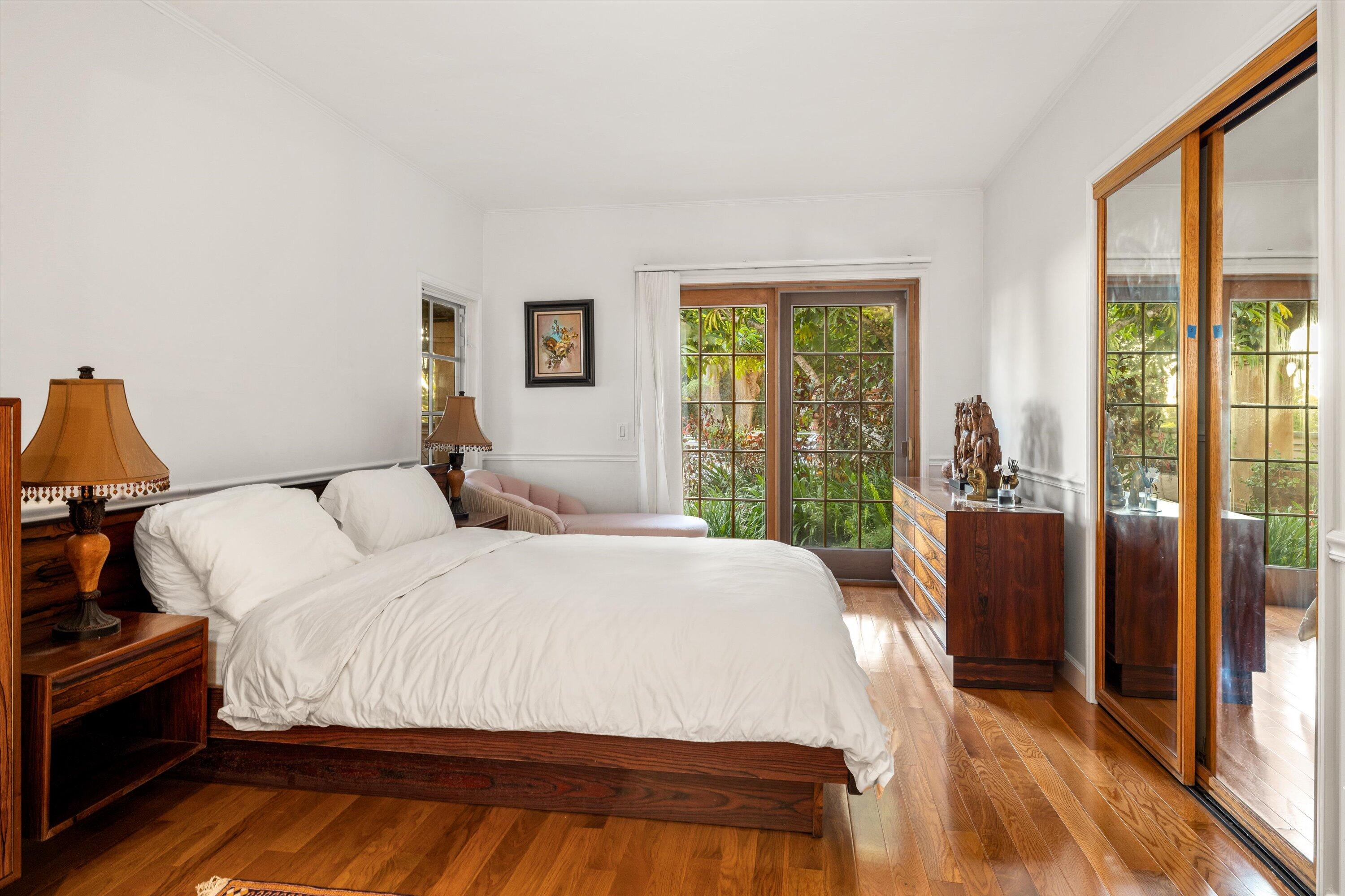 Santa Barbara, California 93103, United States, 5 Bedrooms Bedrooms, ,6 BathroomsBathrooms,Residential,Active,41046