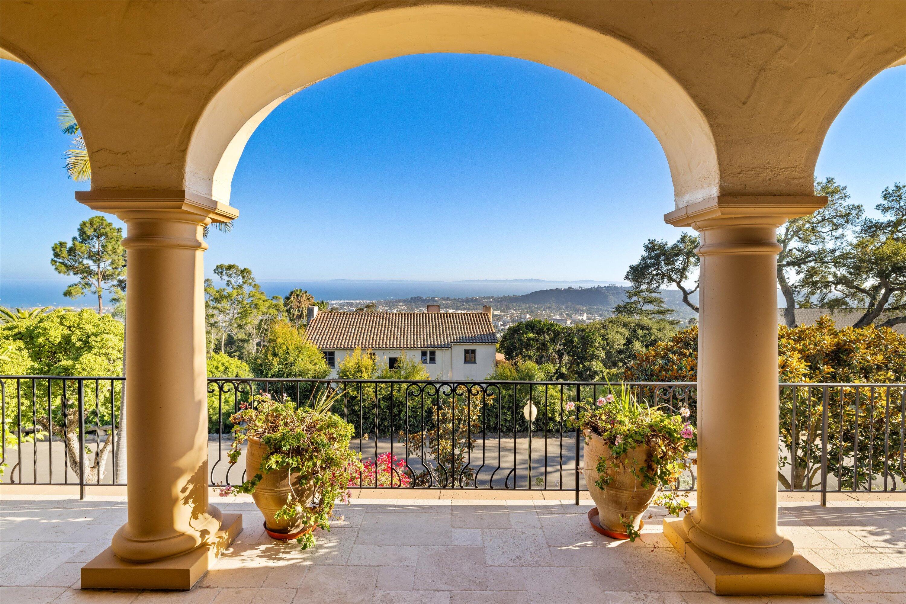 Santa Barbara, California 93103, United States, 5 Bedrooms Bedrooms, ,6 BathroomsBathrooms,Residential,Active,41046