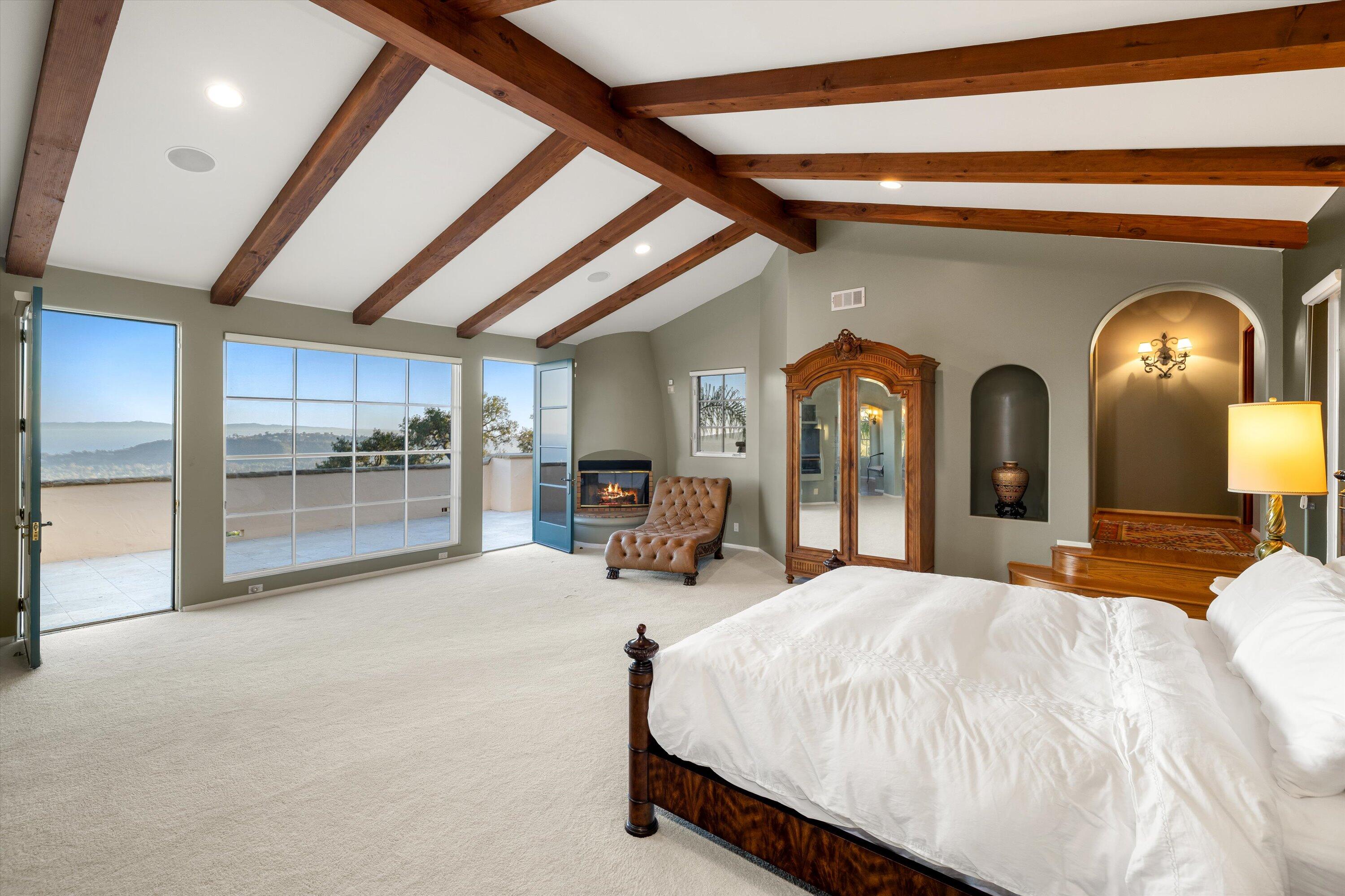 Santa Barbara, California 93103, United States, 5 Bedrooms Bedrooms, ,6 BathroomsBathrooms,Residential,Active,41046