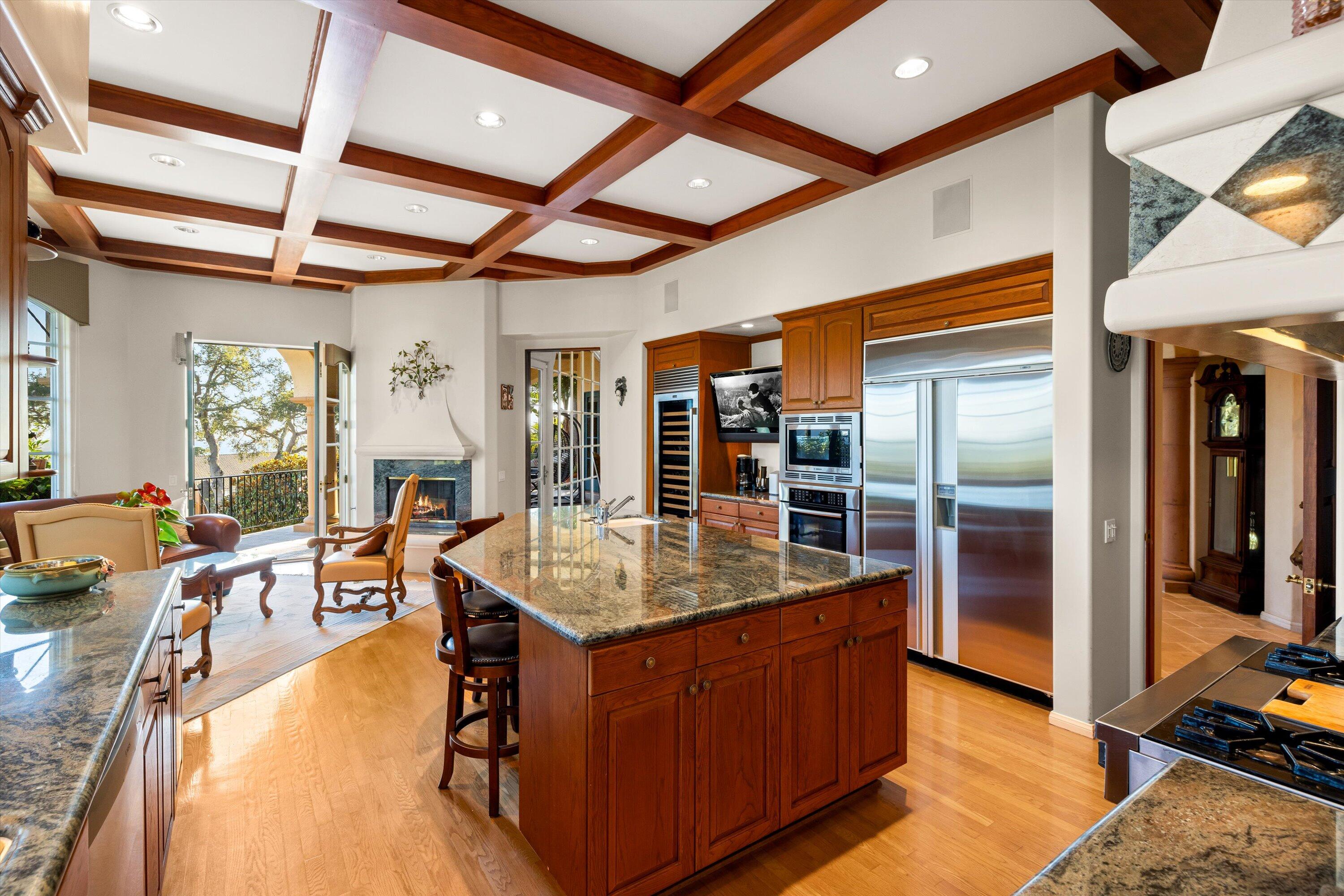 Santa Barbara, California 93103, United States, 5 Bedrooms Bedrooms, ,6 BathroomsBathrooms,Residential,Active,41046