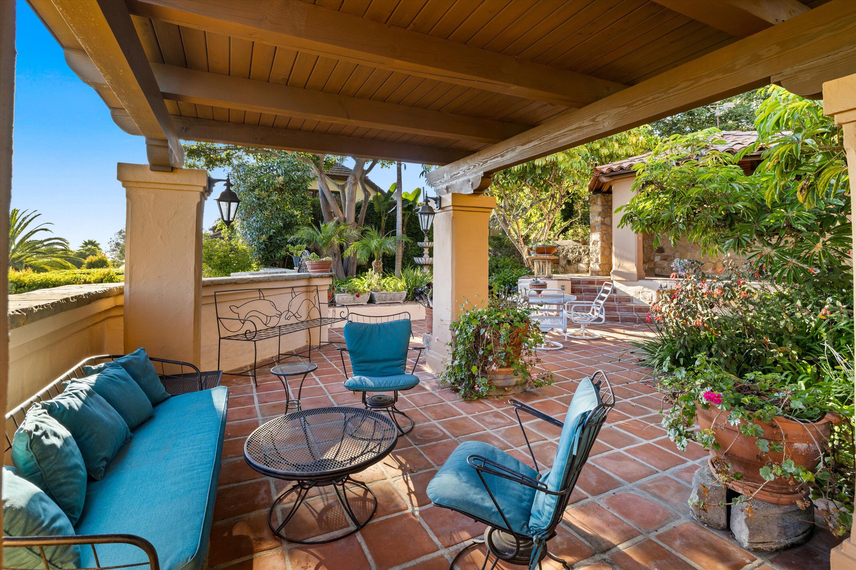 Santa Barbara, California 93103, United States, 5 Bedrooms Bedrooms, ,6 BathroomsBathrooms,Residential,Active,41046