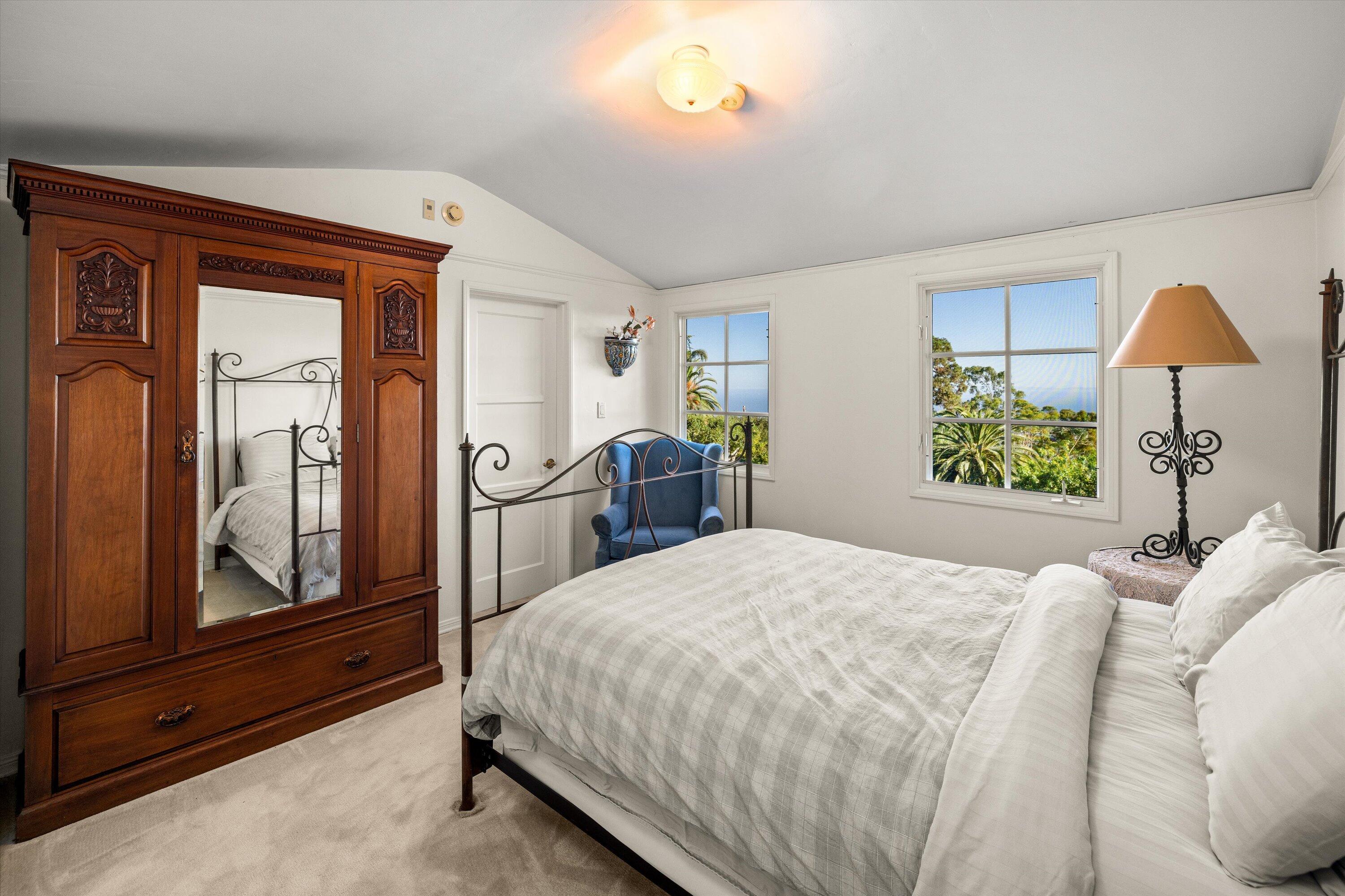 Santa Barbara, California 93103, United States, 5 Bedrooms Bedrooms, ,6 BathroomsBathrooms,Residential,Active,41046