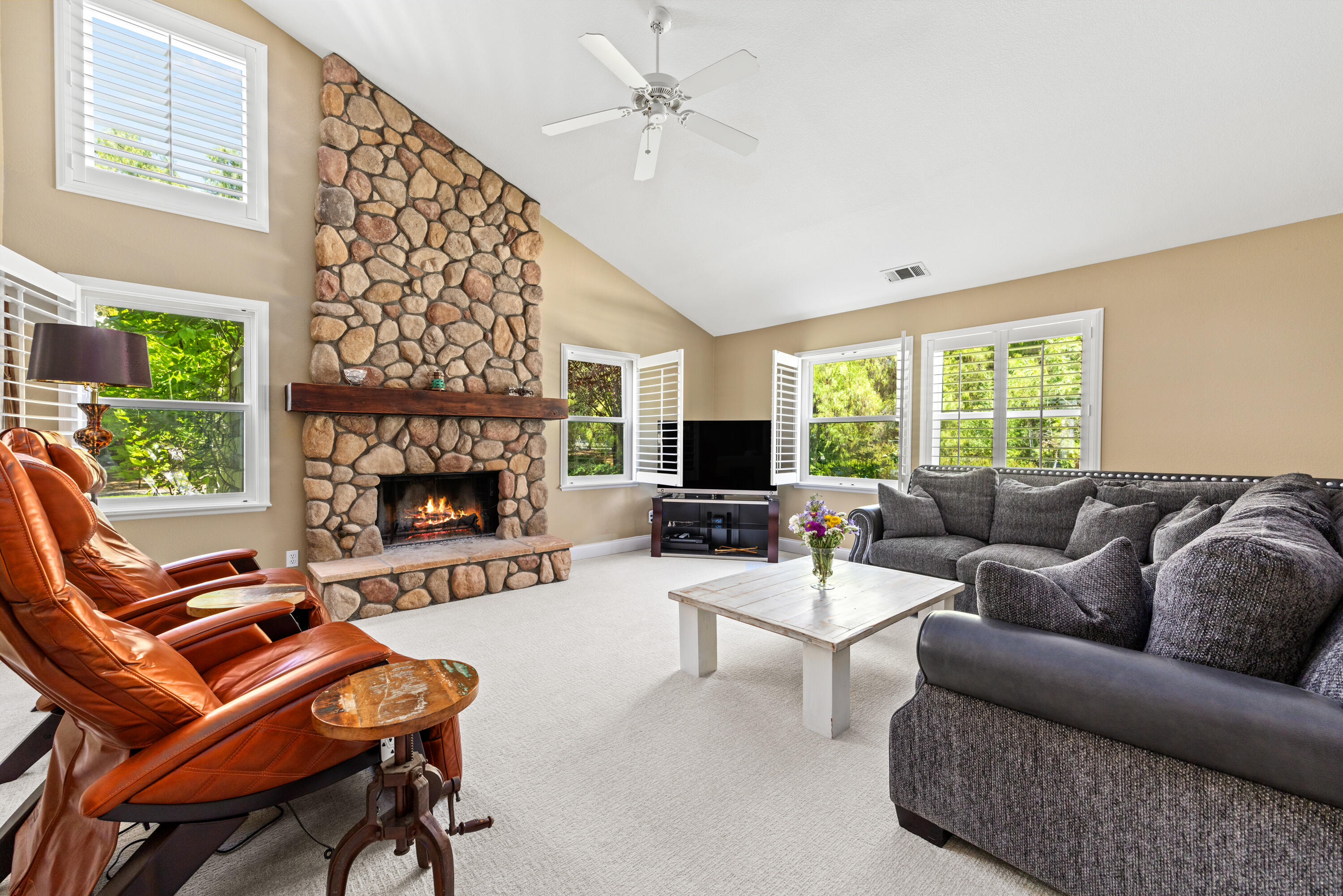 Los Olivos, California 93441, United States, 4 Bedrooms Bedrooms, ,3 BathroomsBathrooms,Residential,Active,10027