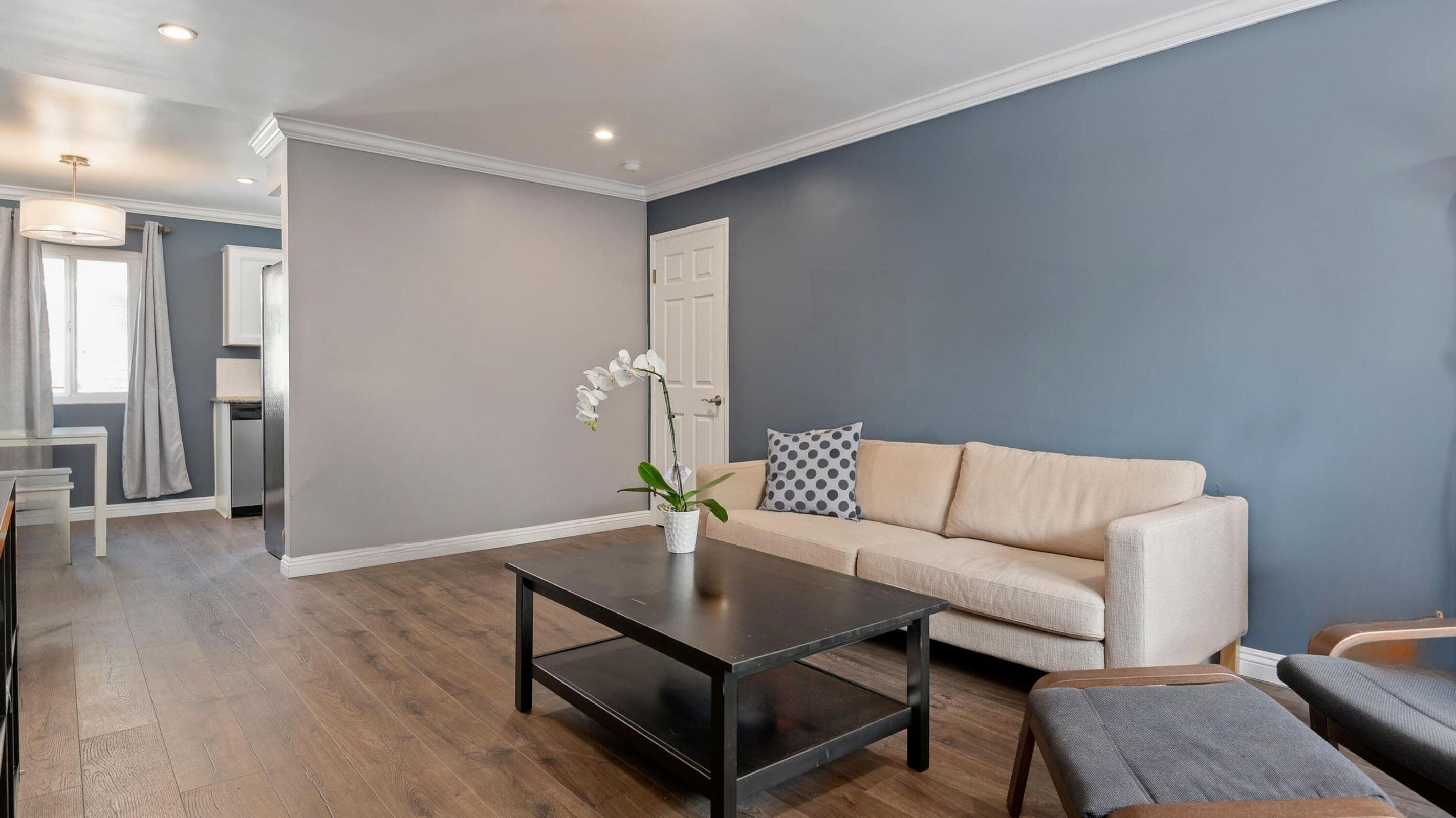 Santa Barbara, California 93101, United States, 2 Bedrooms Bedrooms, ,2 BathroomsBathrooms,Residential,Active,233095