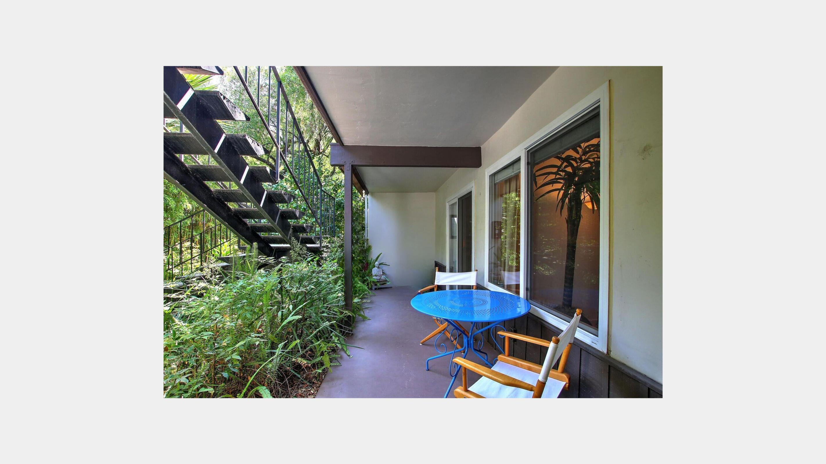 Santa Barbara, California 93101, United States, 2 Bedrooms Bedrooms, ,2 BathroomsBathrooms,Residential,Active,233095