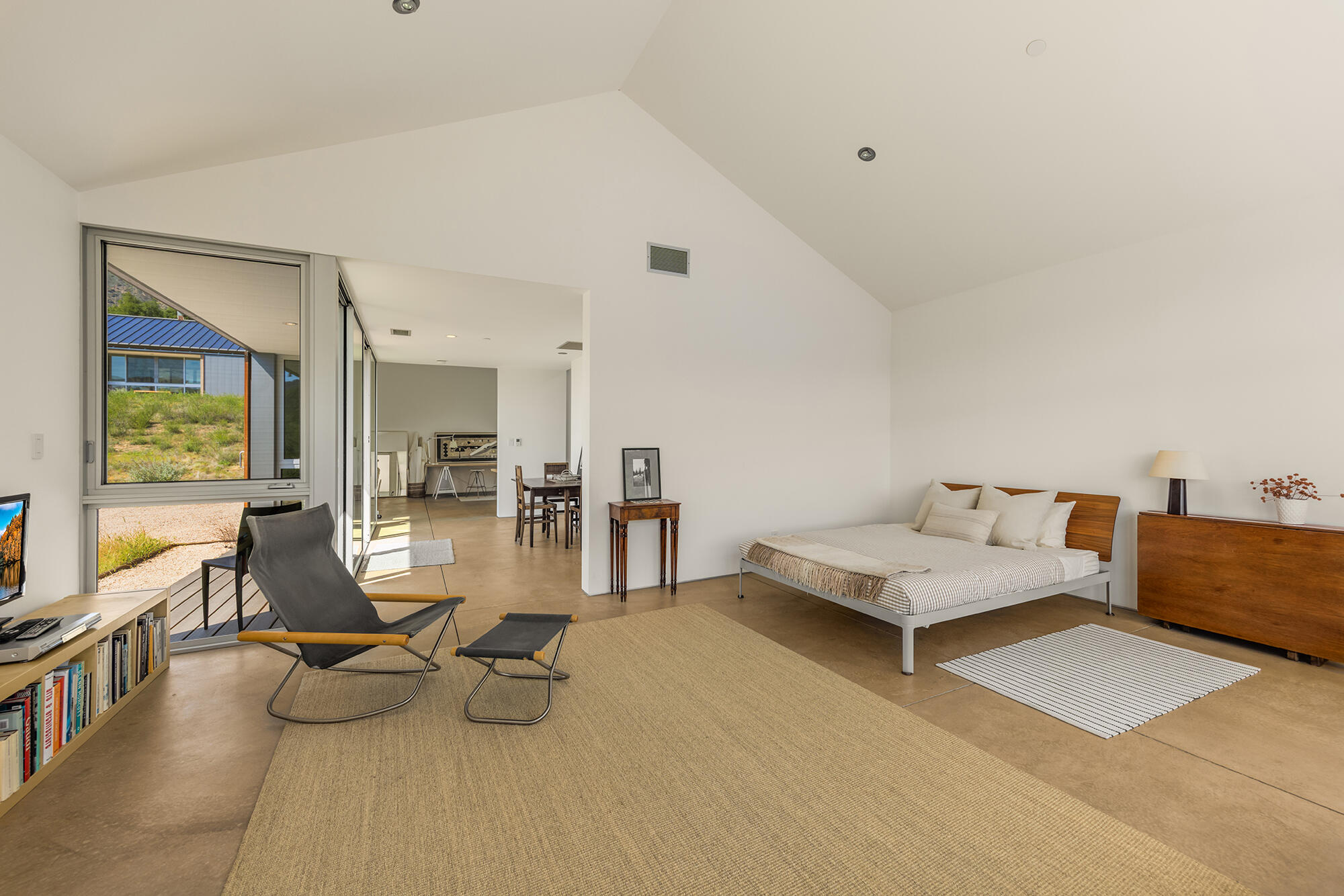 Ojai, California 93060, United States, 4 Bedrooms Bedrooms, ,3 BathroomsBathrooms,Residential,Active,136959