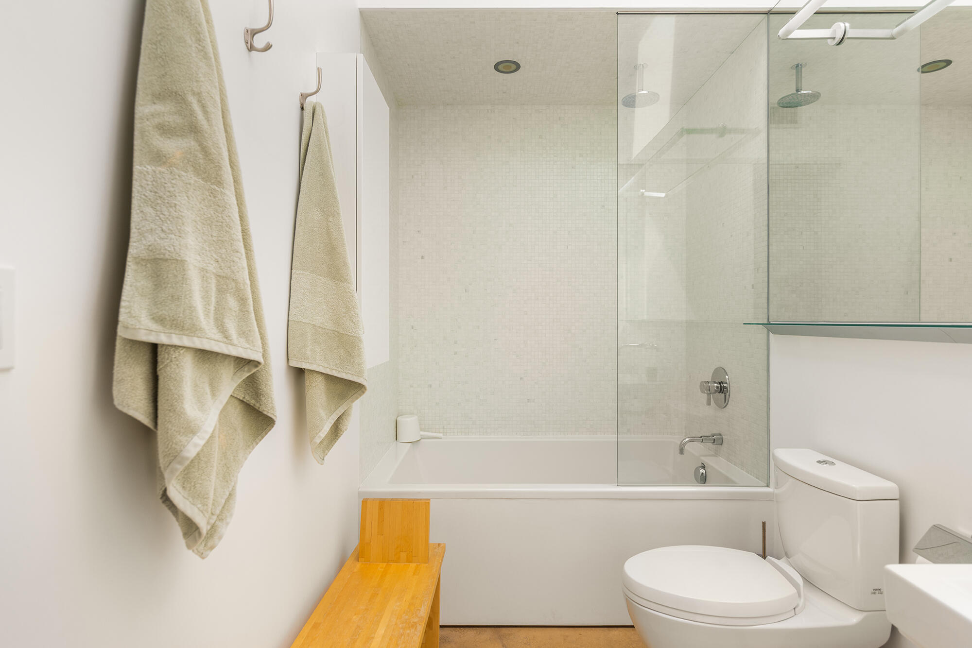 Ojai, California 93060, United States, 4 Bedrooms Bedrooms, ,3 BathroomsBathrooms,Residential,Active,136959