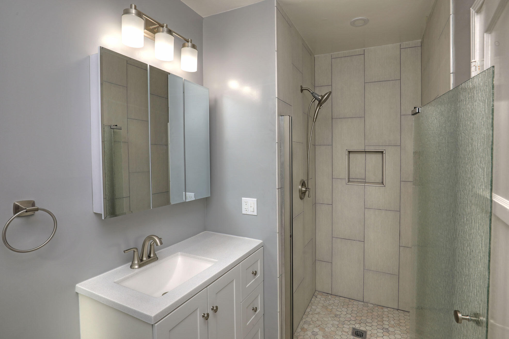 Santa Barbara, California 93101, United States, 2 Bedrooms Bedrooms, ,2 BathroomsBathrooms,Residential,Active,170434