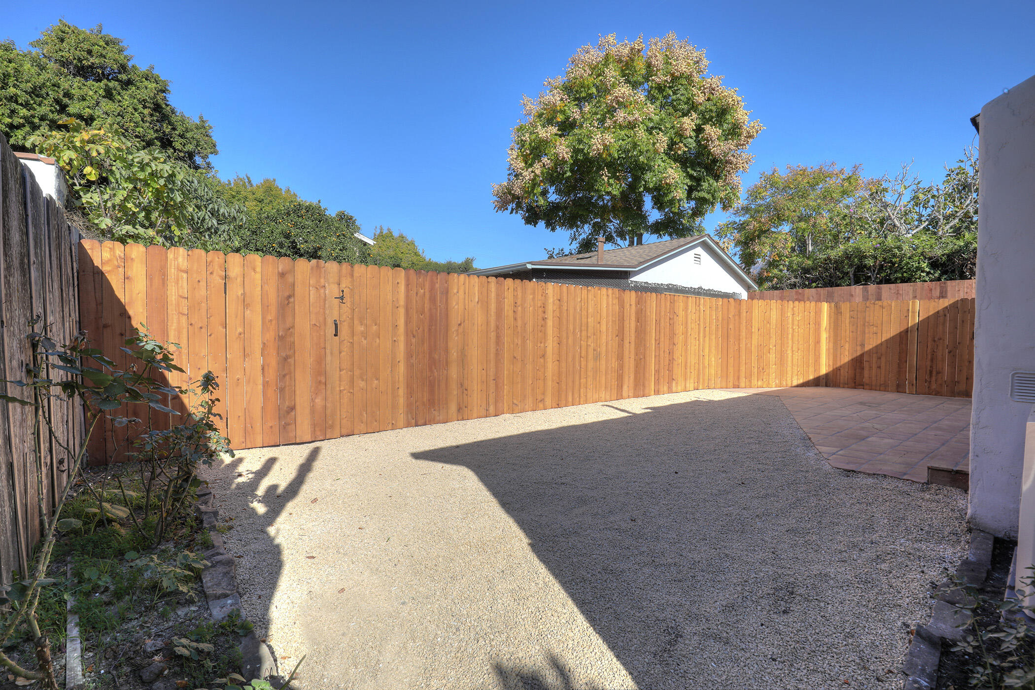 Santa Barbara, California 93101, United States, 2 Bedrooms Bedrooms, ,2 BathroomsBathrooms,Residential,Active,170434