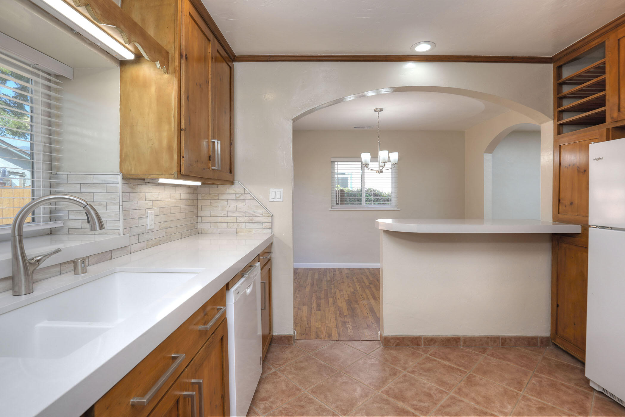 Santa Barbara, California 93101, United States, 2 Bedrooms Bedrooms, ,2 BathroomsBathrooms,Residential,Active,170434