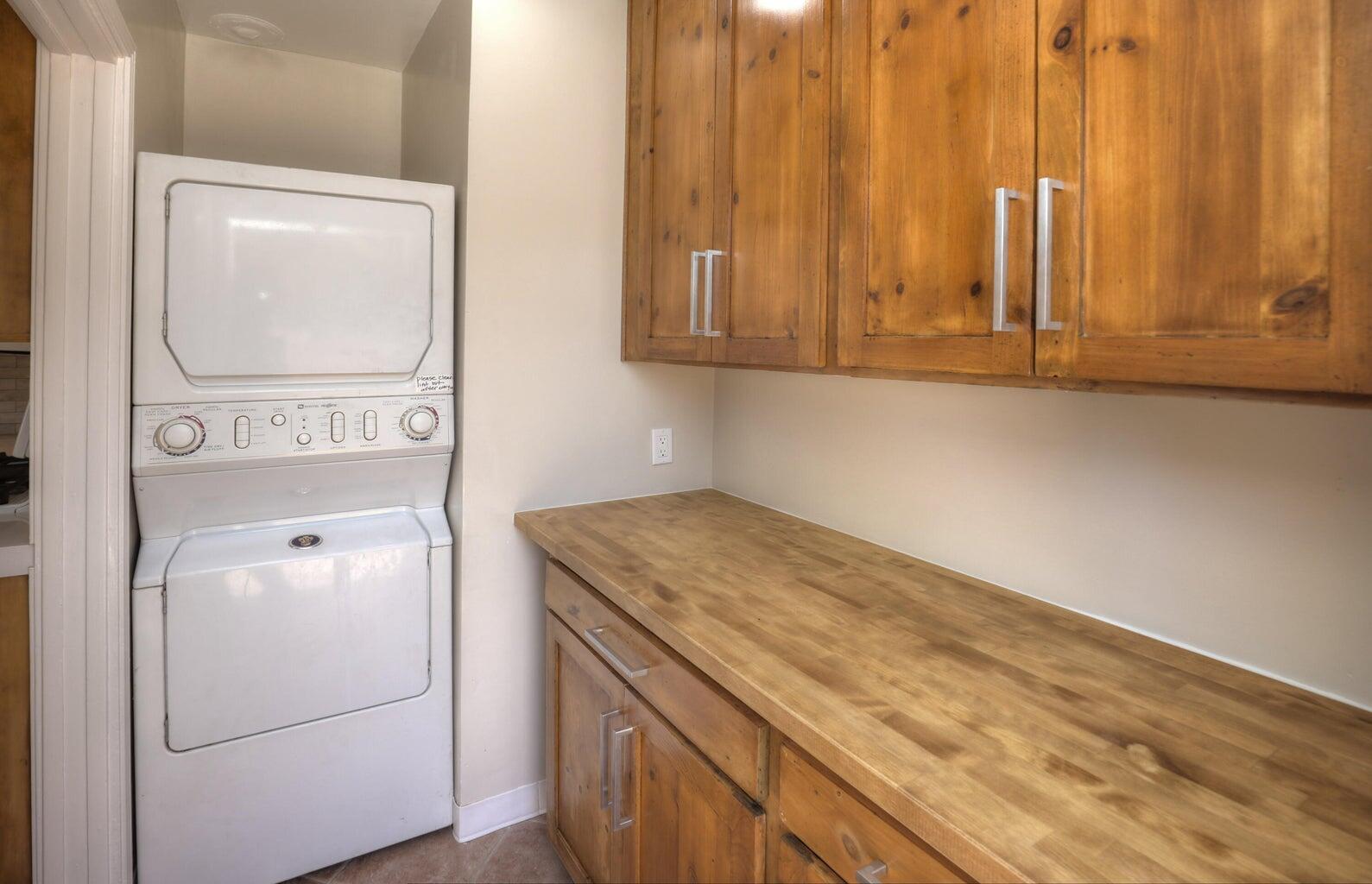 Santa Barbara, California 93101, United States, 2 Bedrooms Bedrooms, ,2 BathroomsBathrooms,Residential,Active,170434