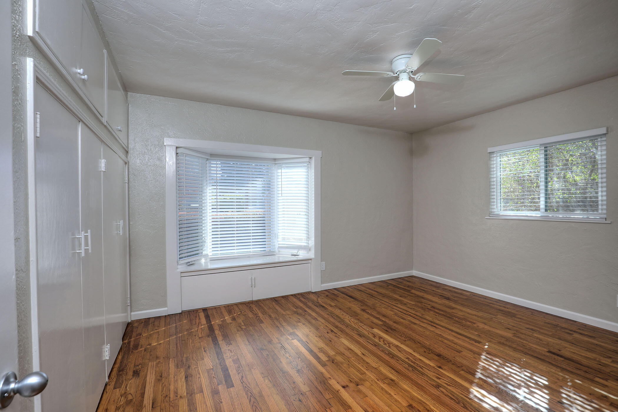 Santa Barbara, California 93101, United States, 2 Bedrooms Bedrooms, ,2 BathroomsBathrooms,Residential,Active,170434