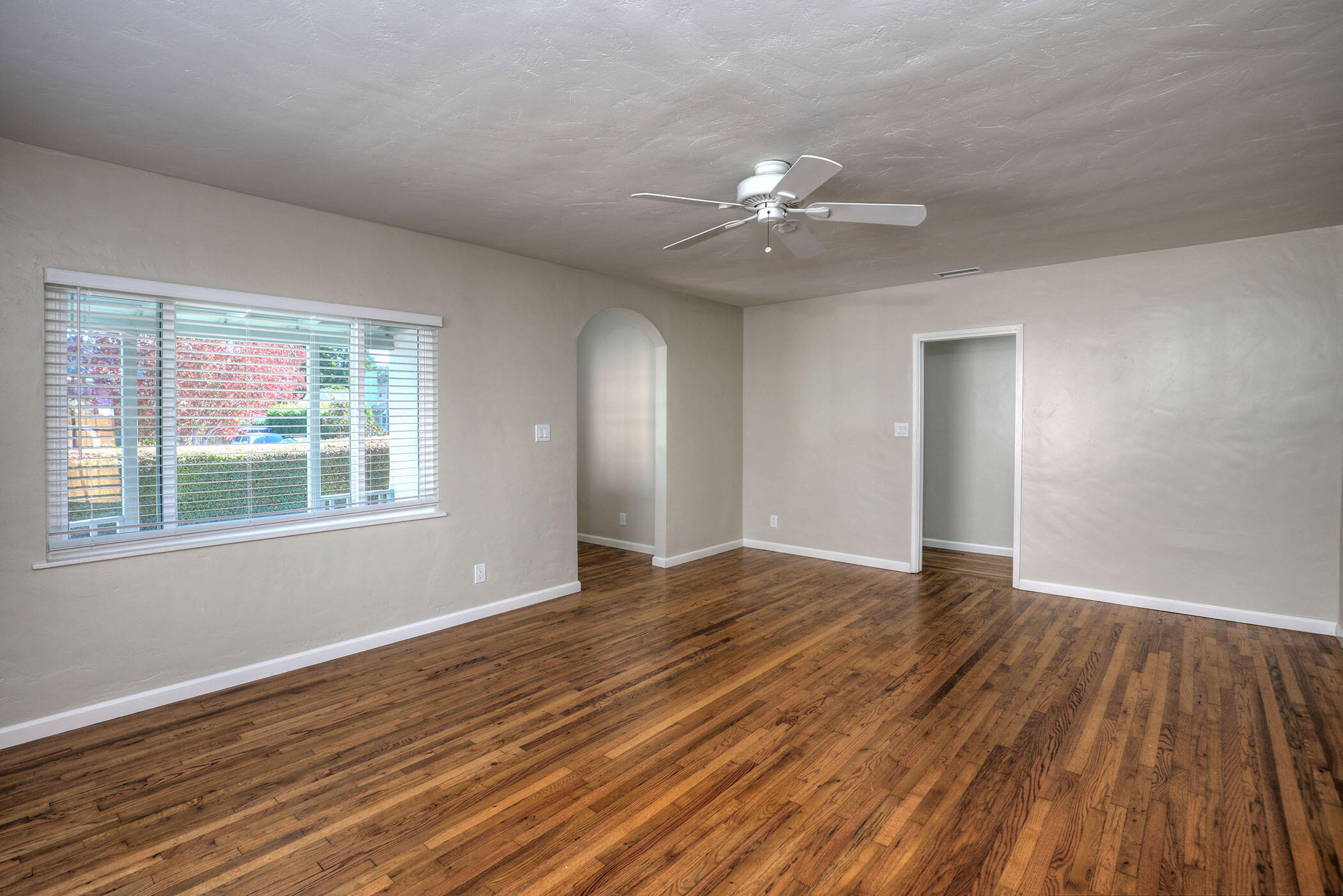 Santa Barbara, California 93101, United States, 2 Bedrooms Bedrooms, ,2 BathroomsBathrooms,Residential,Active,170434