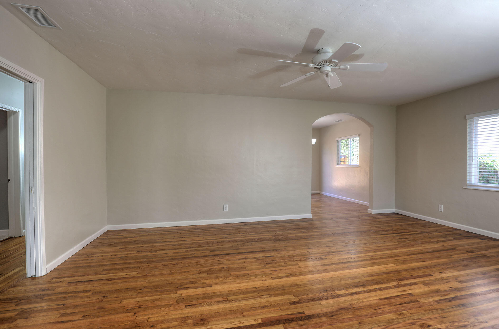 Santa Barbara, California 93101, United States, 2 Bedrooms Bedrooms, ,2 BathroomsBathrooms,Residential,Active,170434