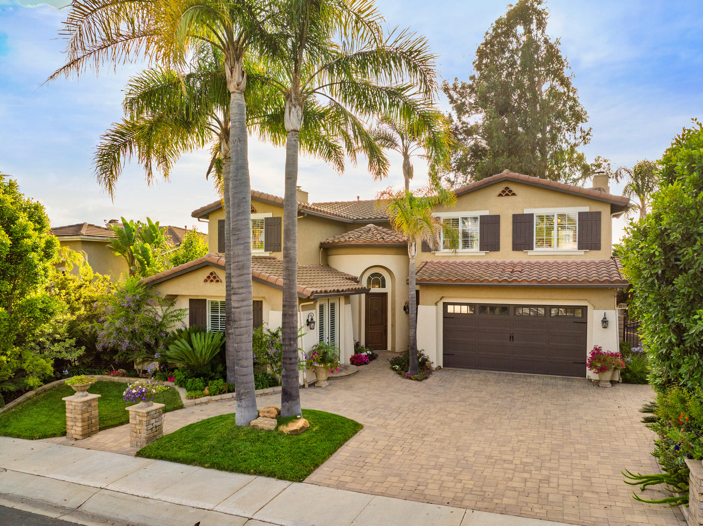 Camarillo, California 93010, United States, 5 Bedrooms Bedrooms, ,5 BathroomsBathrooms,Residential,Active,234711