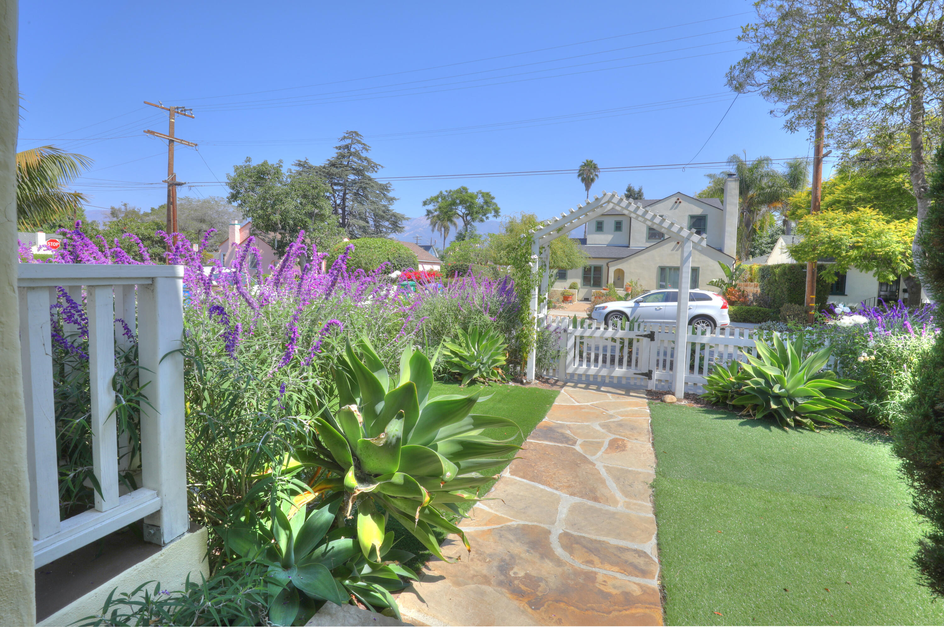 Santa Barbara, California 93101, United States, 3 Bedrooms Bedrooms, ,2 BathroomsBathrooms,Residential,Active,165899