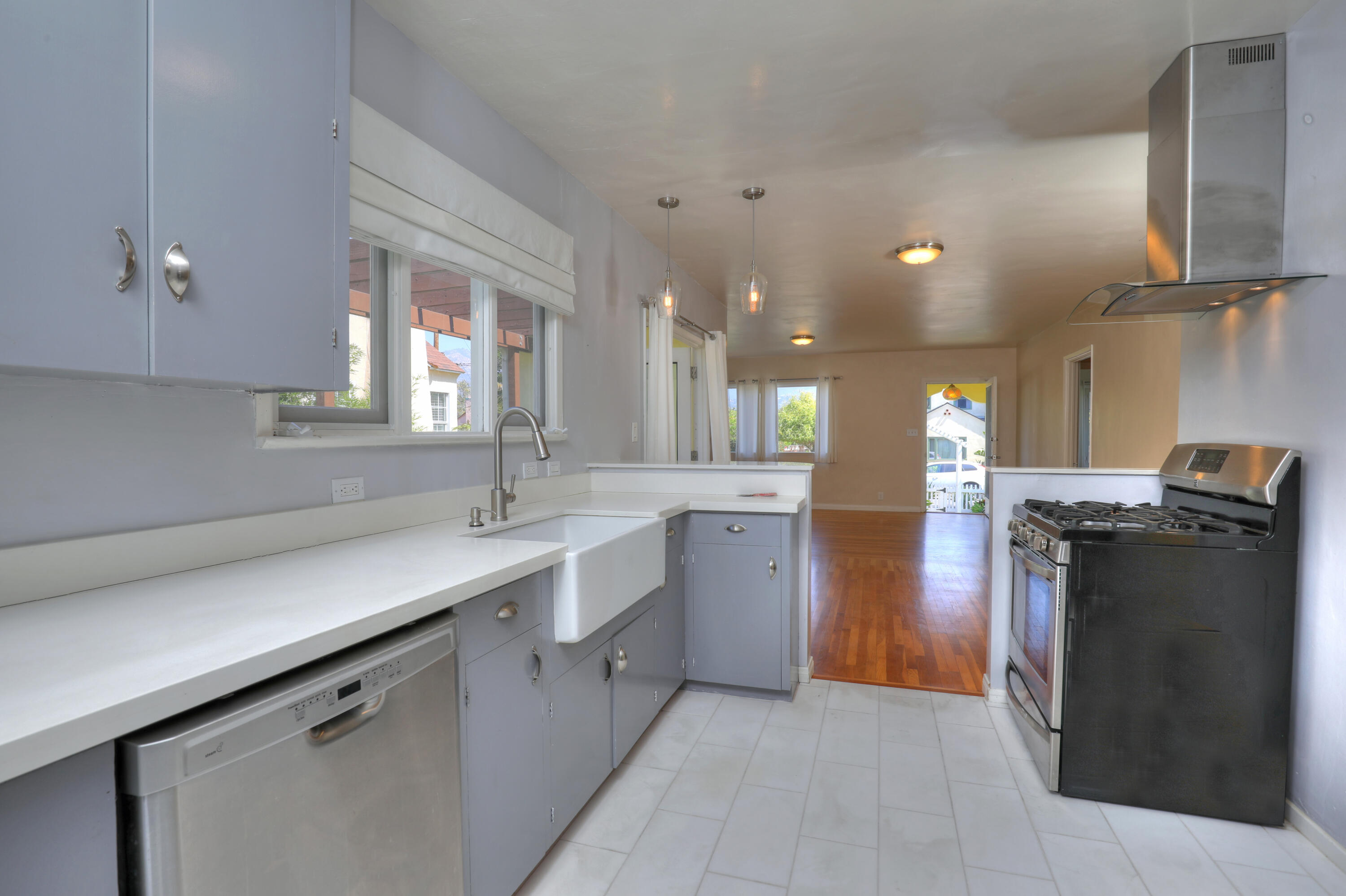 Santa Barbara, California 93101, United States, 3 Bedrooms Bedrooms, ,2 BathroomsBathrooms,Residential,Active,165899