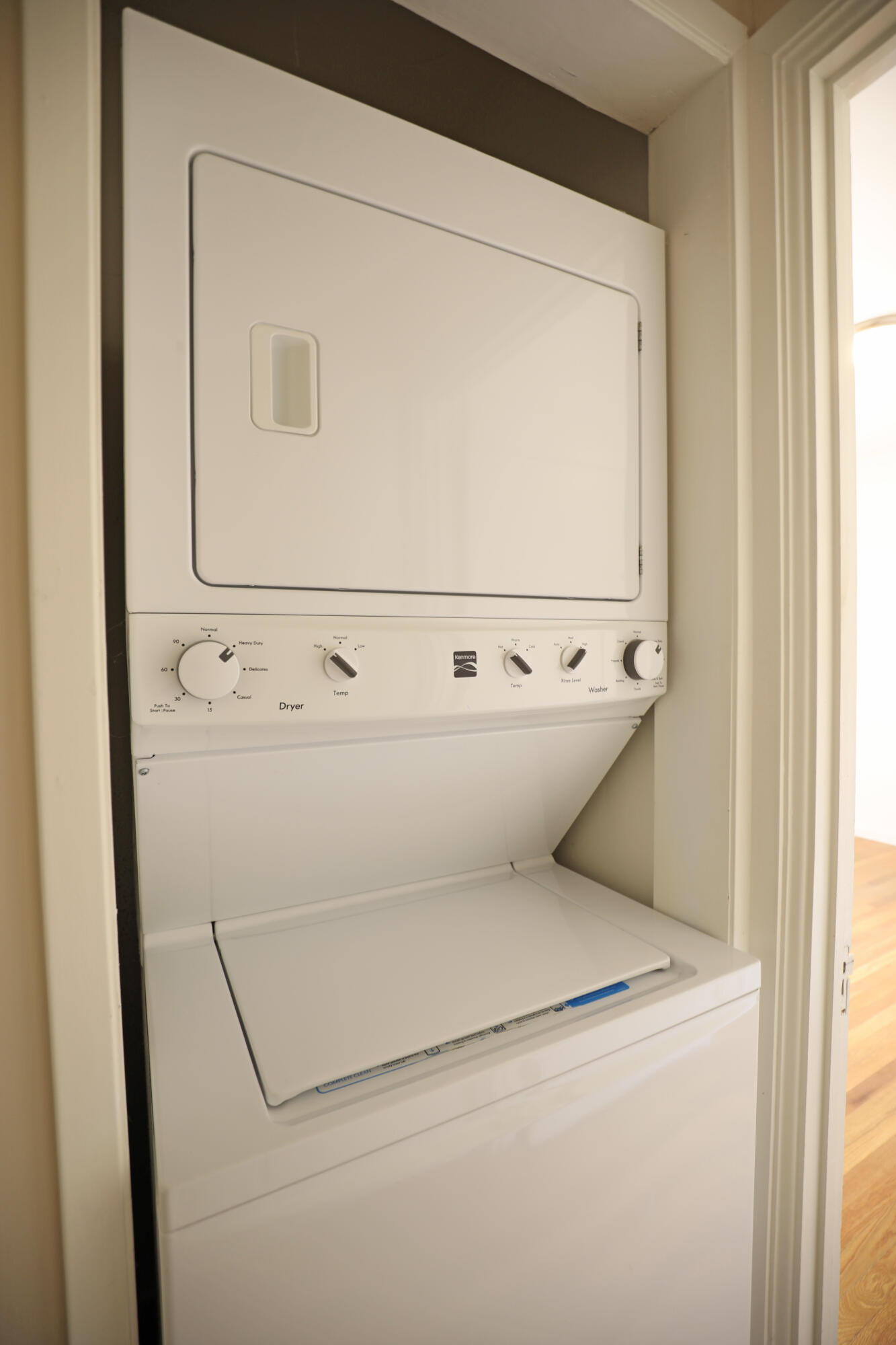 Santa Barbara, California 93101, United States, 3 Bedrooms Bedrooms, ,2 BathroomsBathrooms,Residential,Active,165899