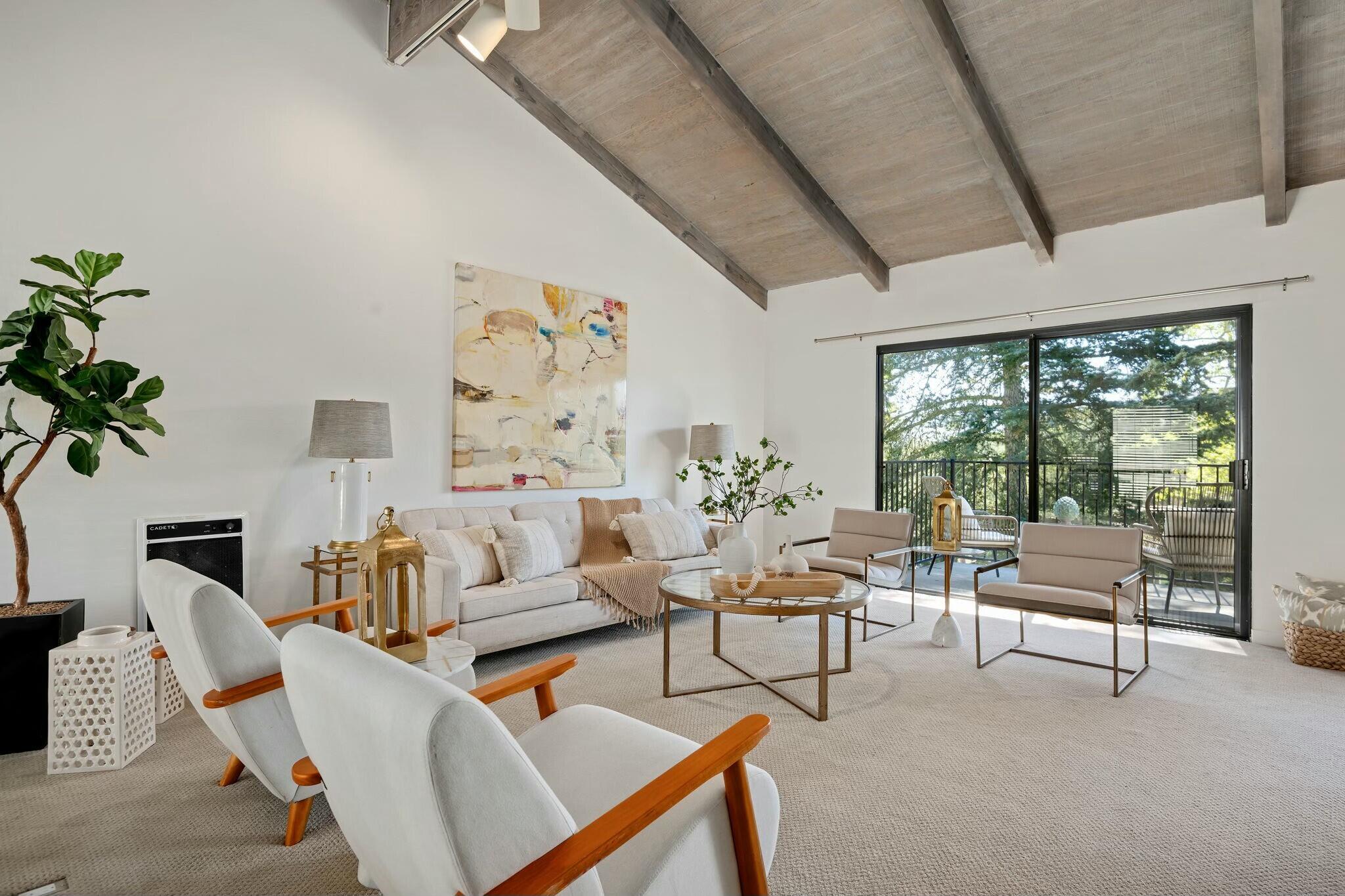 Santa Barbara, California 93109, United States, 2 Bedrooms Bedrooms, ,2 BathroomsBathrooms,Residential,Active,98777